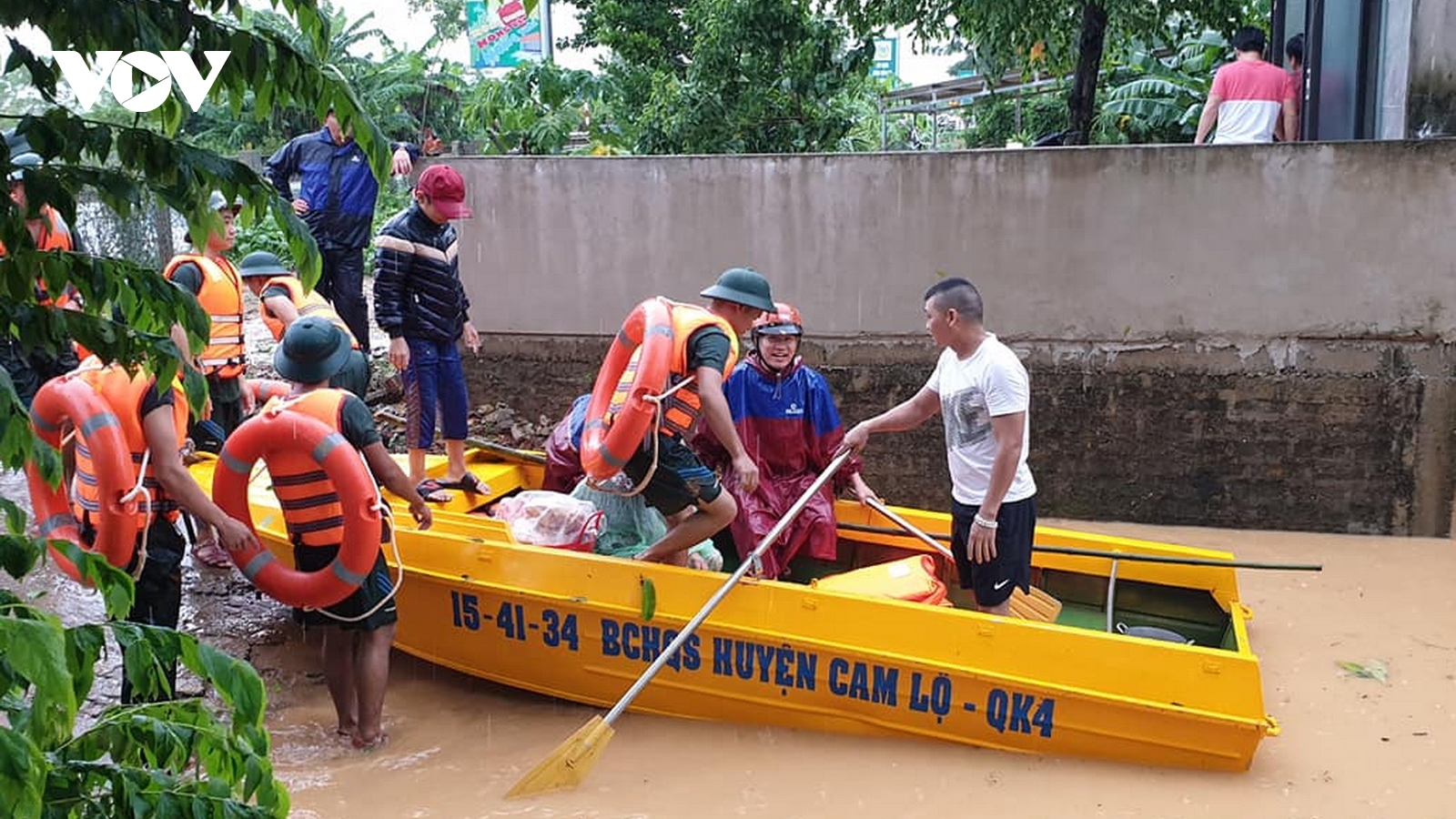 Miền Trung khẩn trương tìm kiếm người mất tích, chuẩn bị ứng phó đợt mưa mới