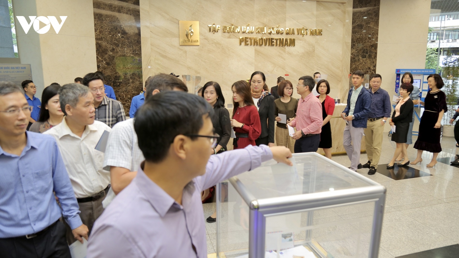 Petrovietnam dành gần 5 tỷ đồng ủng hộ đồng bào vùng lũ