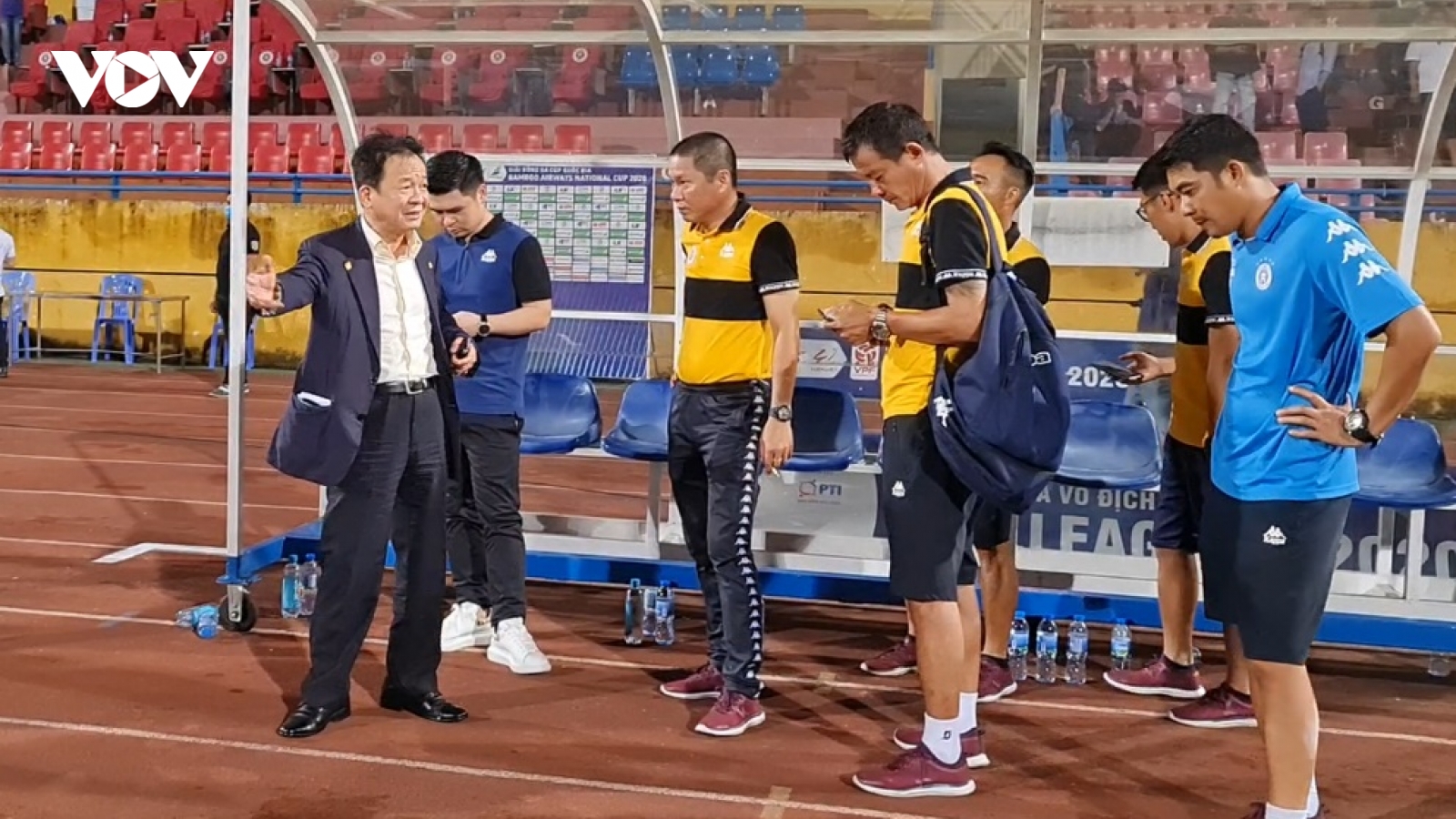 Hà Nội FC hòa Thanh Hóa, bầu Hiển xuống sân nhắn nhủ HLV Đình Nghiêm