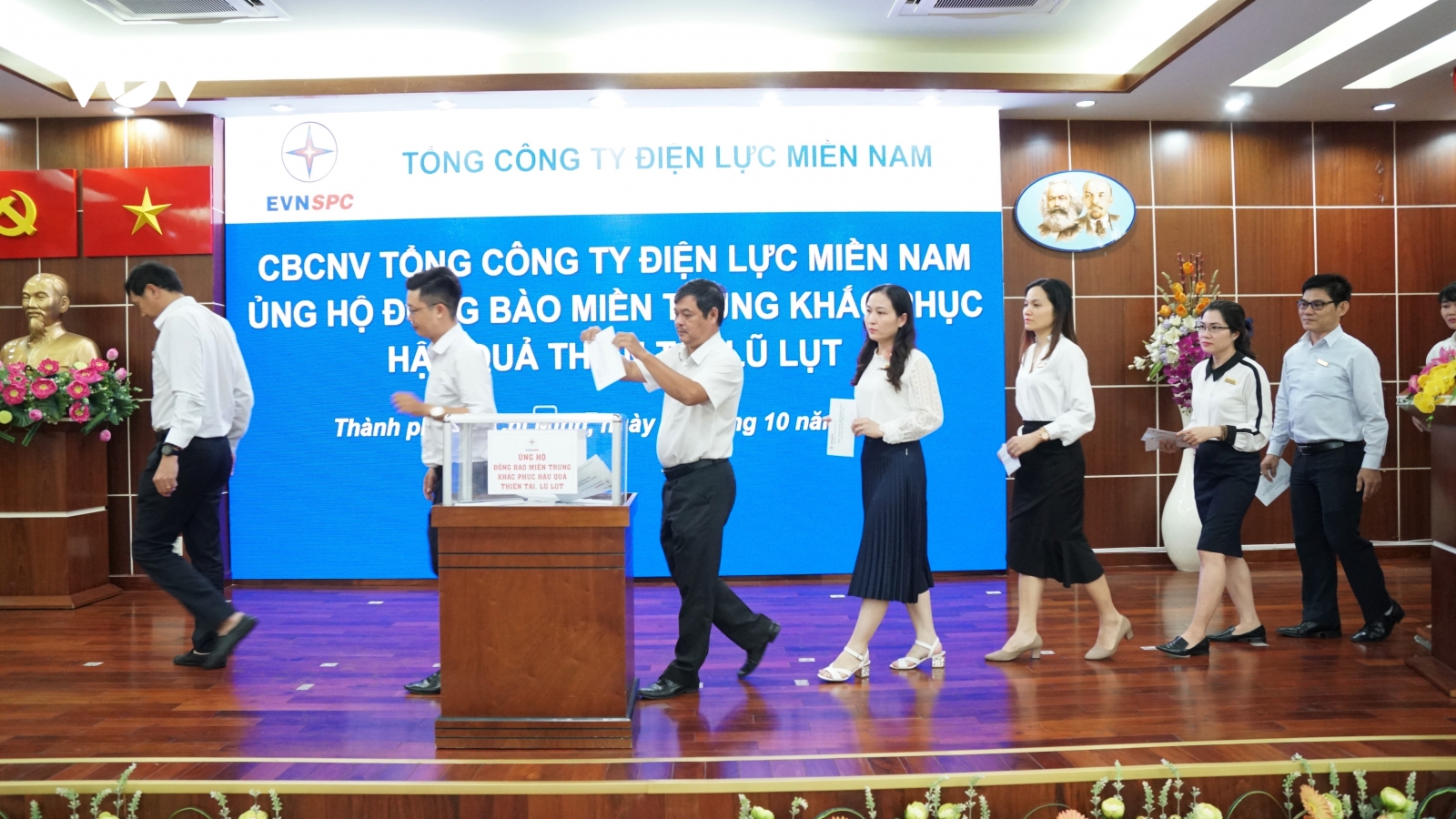 Điện lực miền Nam ủng hộ trên 3,6 tỷ khắc phục thiên tai cho đồng bào miền Trung