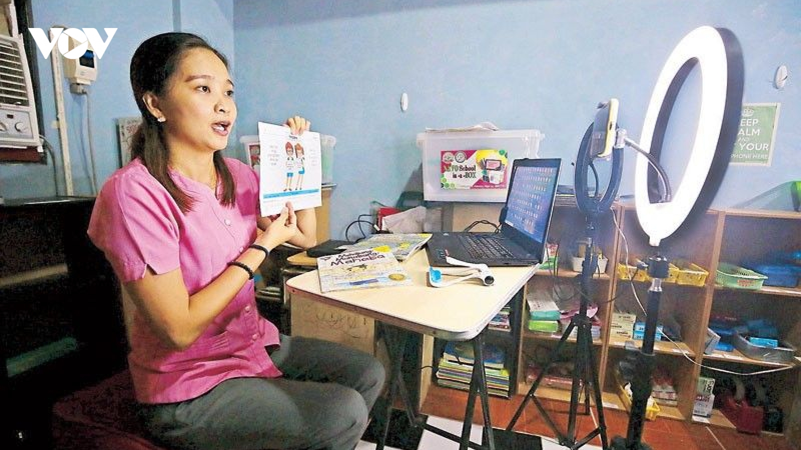 22 triệu học sinh Philippines bắt đầu năm học mới theo hình thức trực tuyến