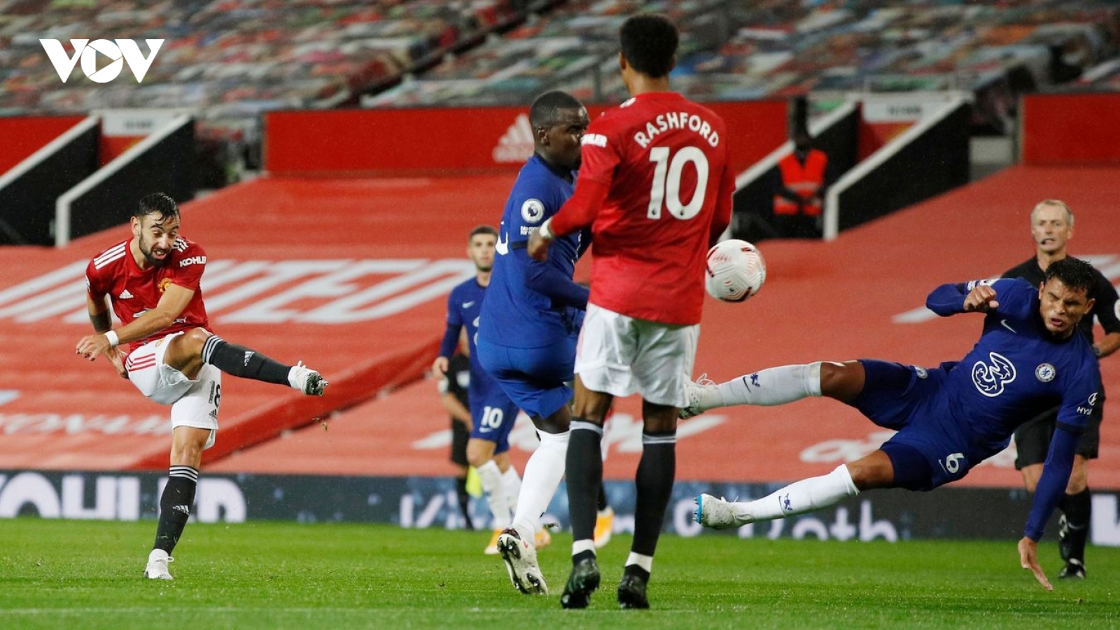 Phung phí cơ hội, MU chia điểm "nhạt nhẽo" cùng Chelsea trên sân nhà