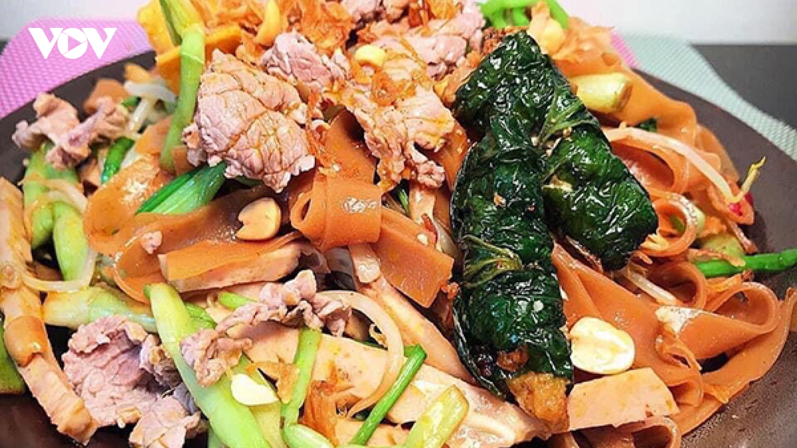 Học cách làm món bánh đa trộn siêu ngon, lạ miệng ngay tại nhà