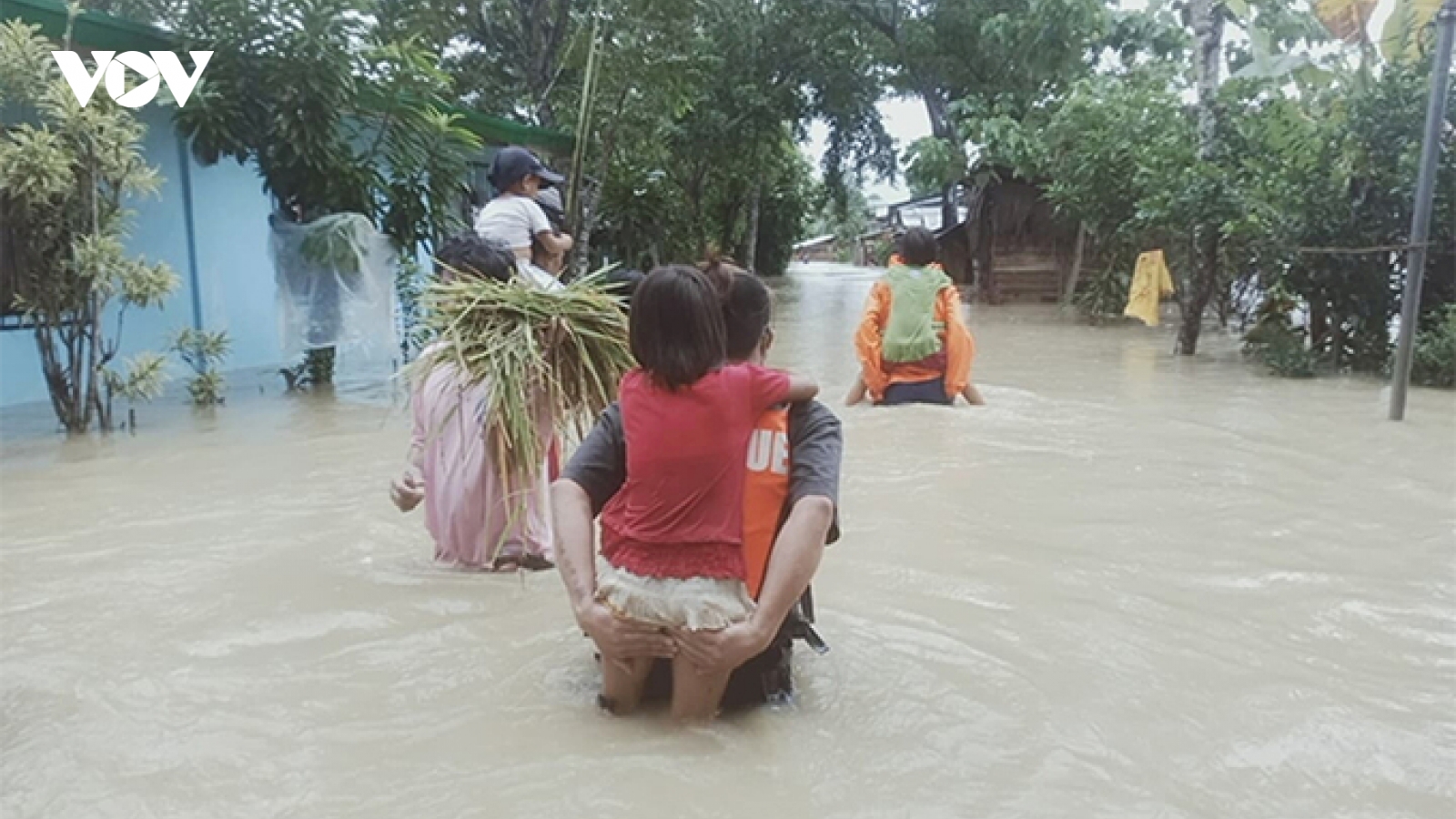 Đối phó với bão Molave, Philippines sơ tán gần 1.800 người