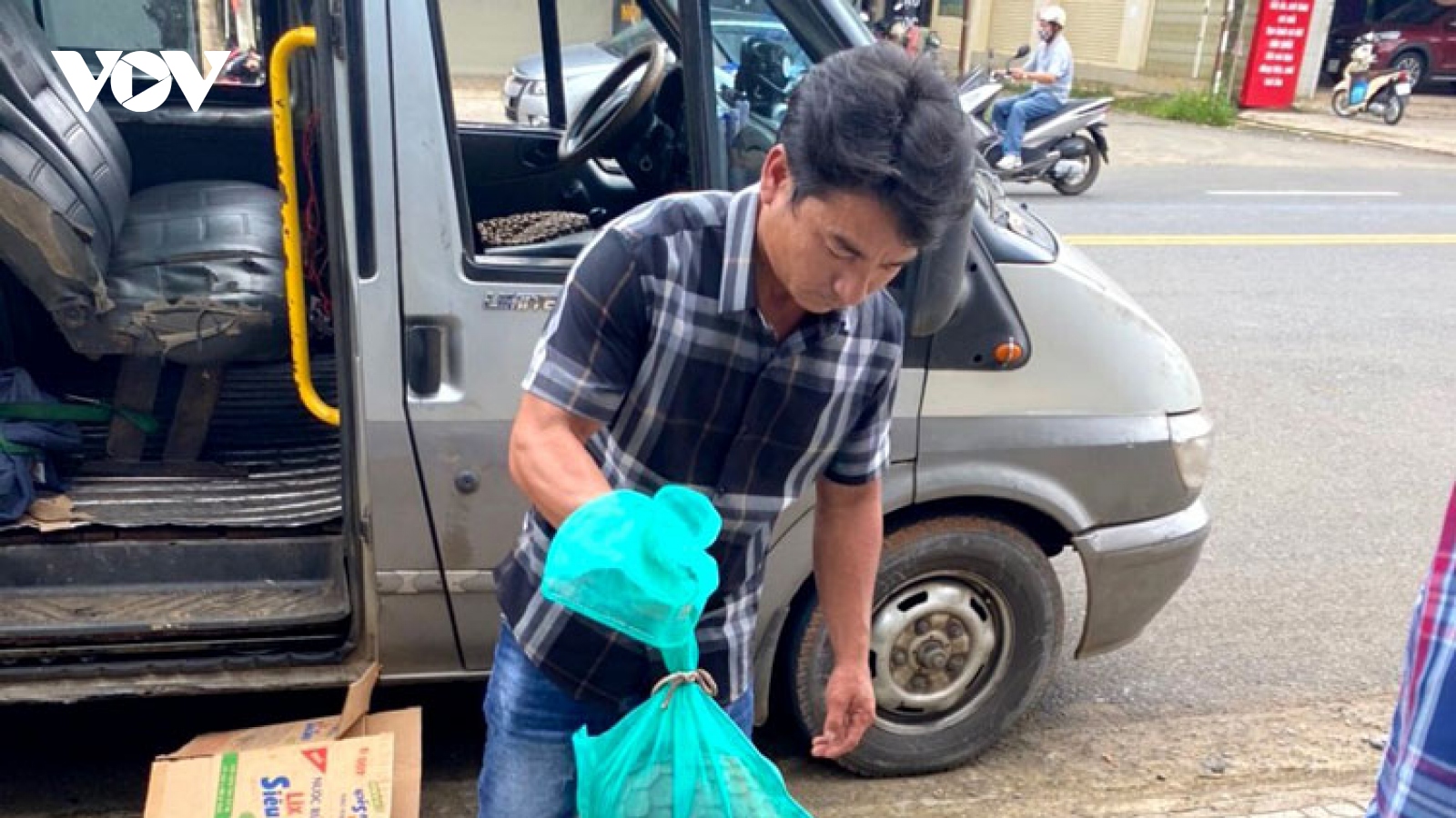 Lâm Đồng bắt xe khách chở động vật hoang dã quý hiếm