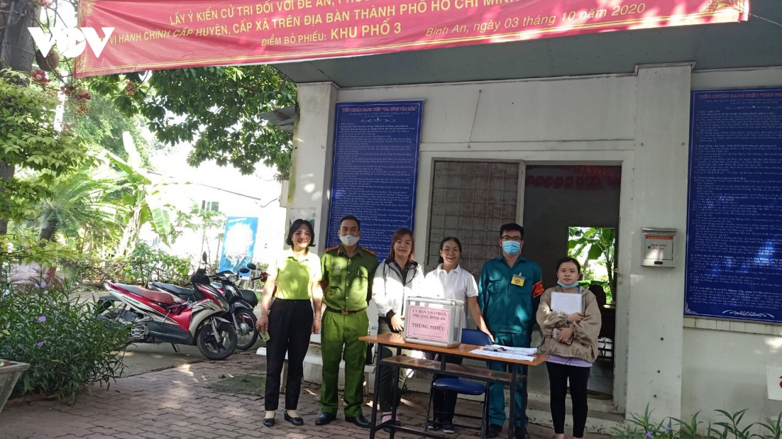 Cử tri các quận 2, 9, Thủ Đức bỏ phiếu thành lập TP Thủ Đức