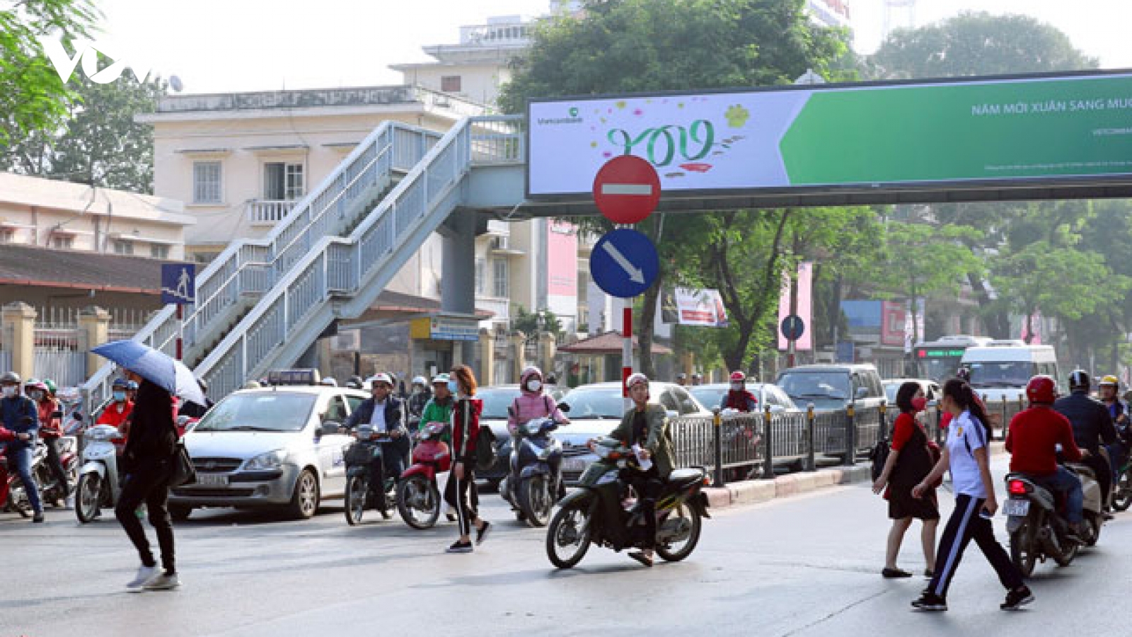 Hà Nội: Xây dựng cầu vượt cho người đi bộ qua đường Nguyễn Trãi