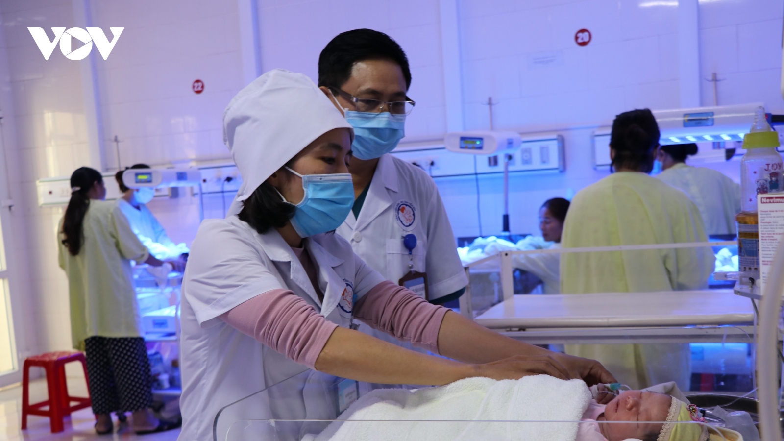 Một bé gái bị bỏ rơi ở Bệnh viện Sản Nhi Yên Bái