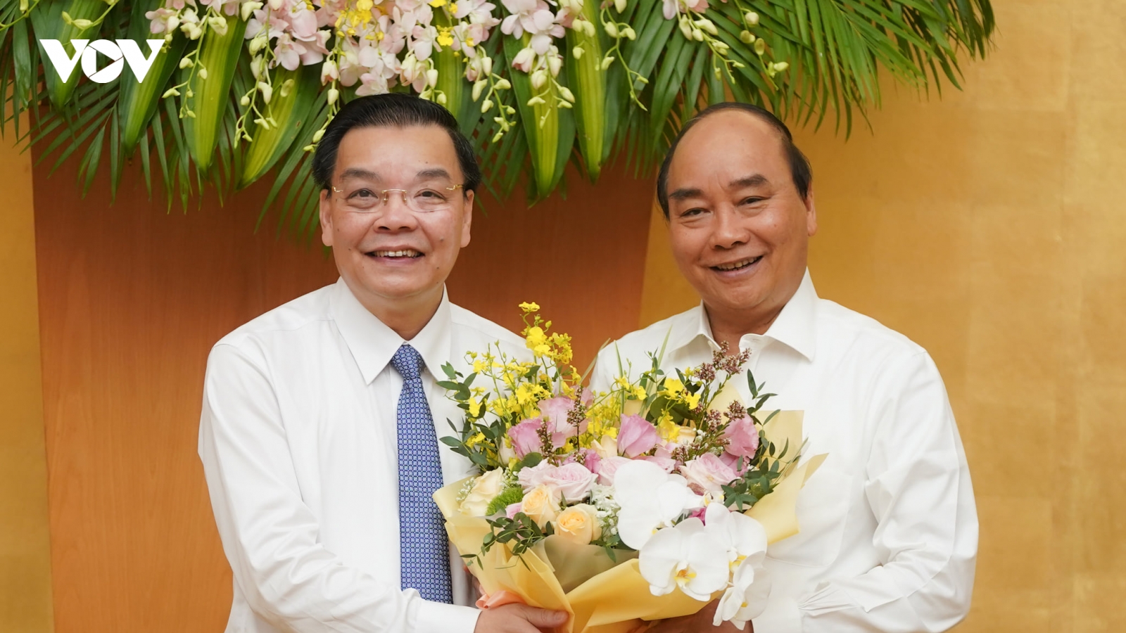 Thủ tướng chúc mừng tân Chủ tịch Hà Nội nhận nhiệm vụ mới