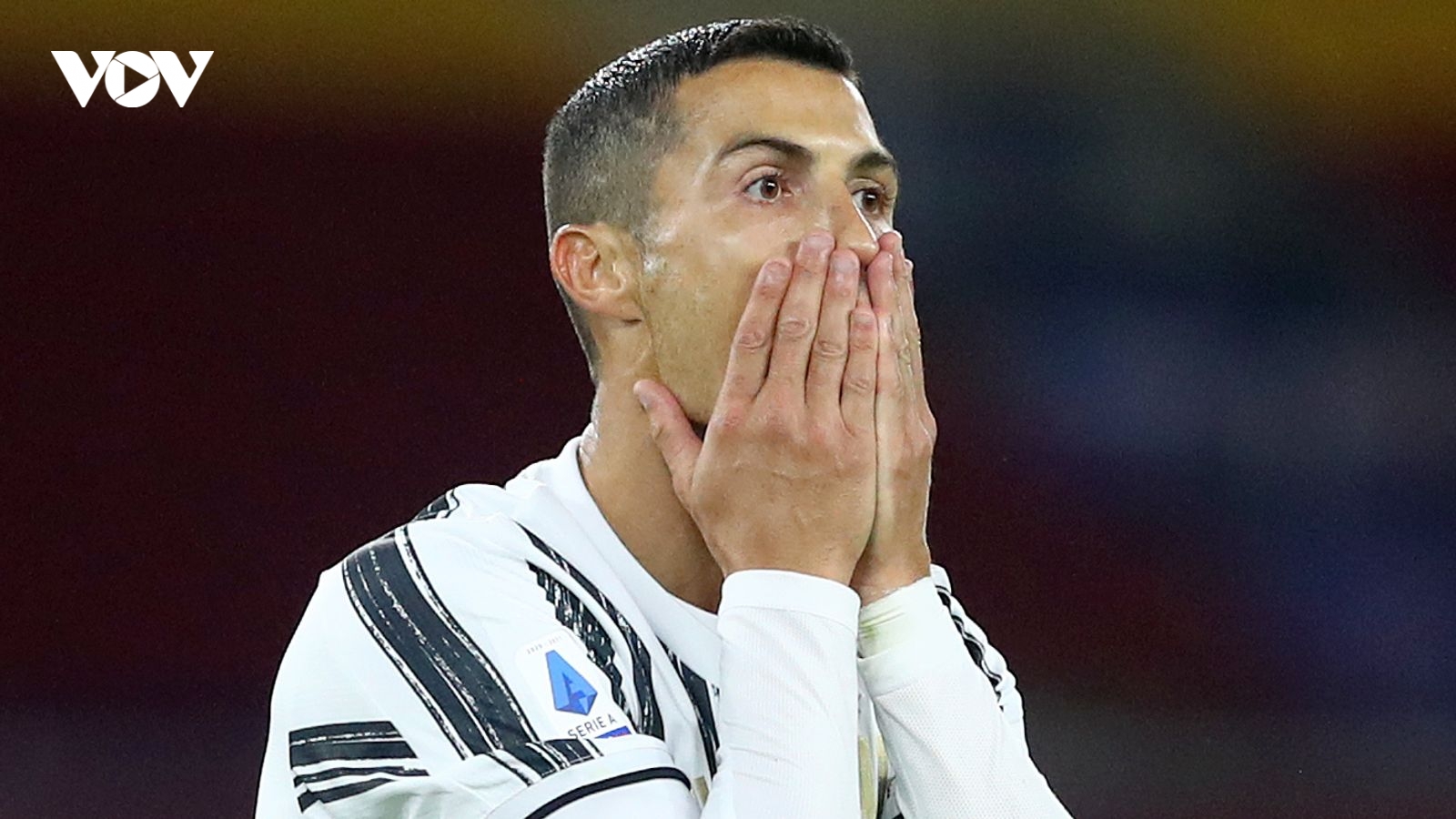 Chưa khỏi Covid-19, Cristiano Ronaldo bỏ lỡ trận Juventus - Barca