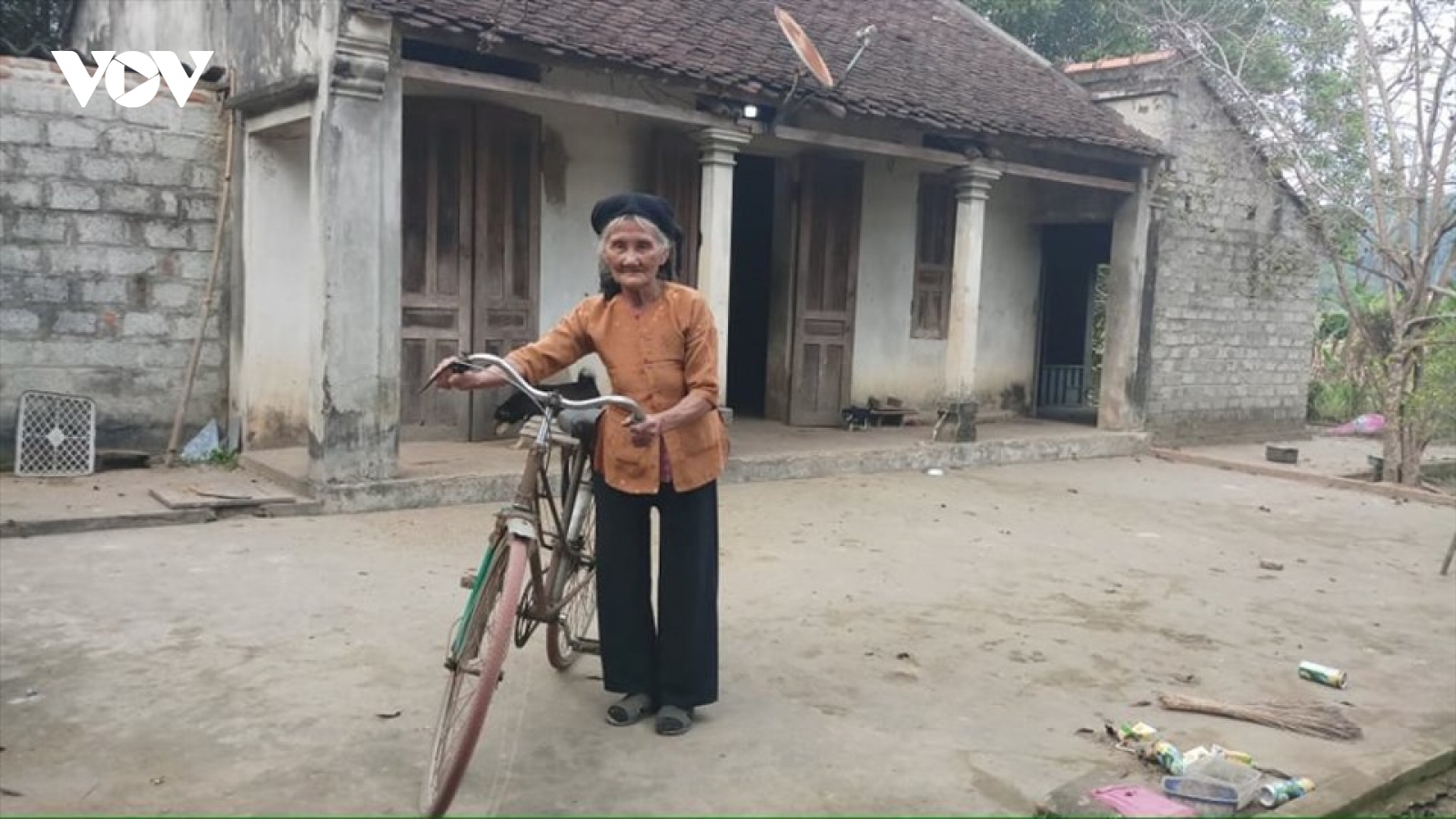 Lòng tự trọng nhìn từ chuyện "giàu thật - nghèo giả"