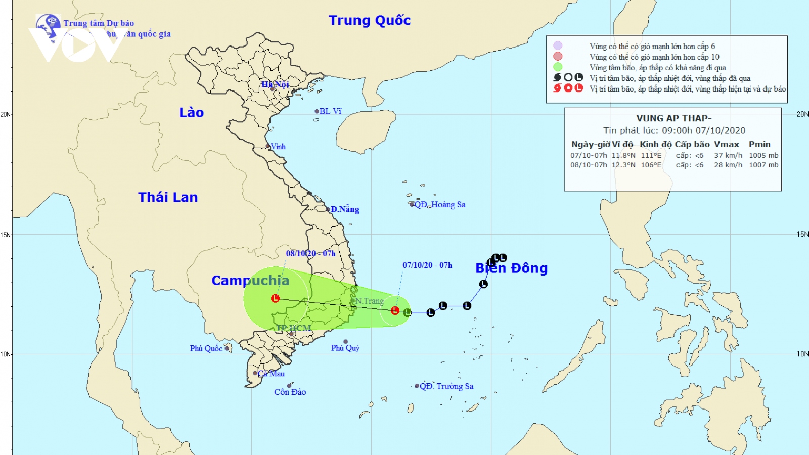 Vùng áp thấp cách Phú Yên, Khánh Hòa khoảng 170km, mưa lớn kéo dài ở Trung Bộ
