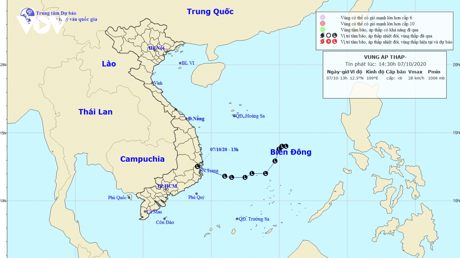 Vùng áp thấp đi vào đất liền các tỉnh Nam Trung Bộ, mưa lớn kéo dài ở Trung Bộ