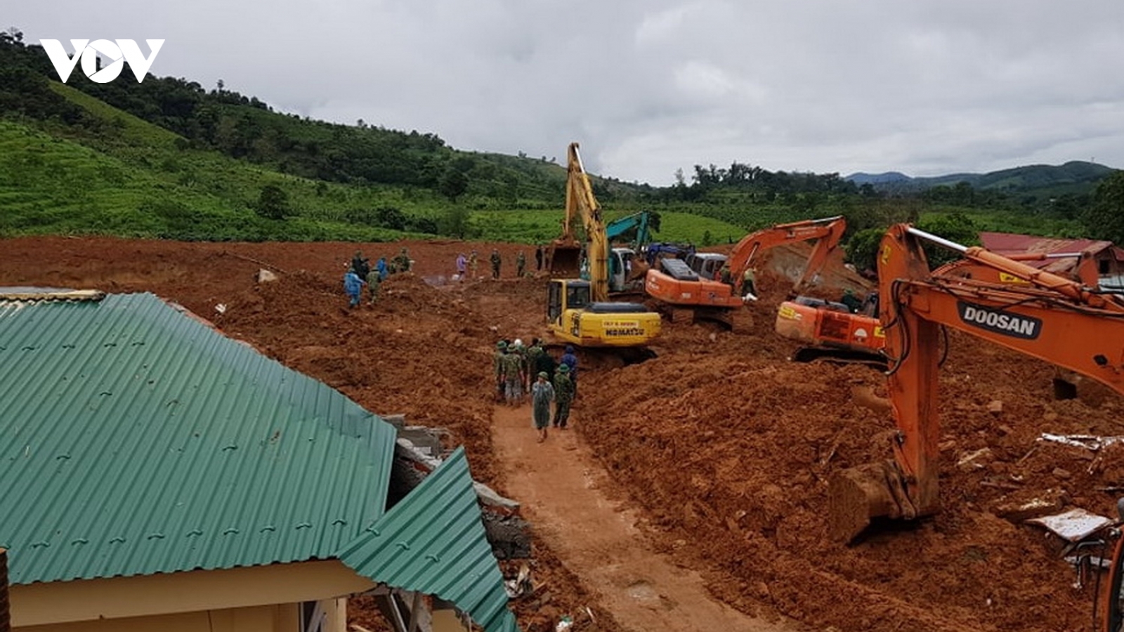 Thông tuyến đường Hồ Chí Minh vào doanh trại Đoàn Kinh tế Quốc phòng 337