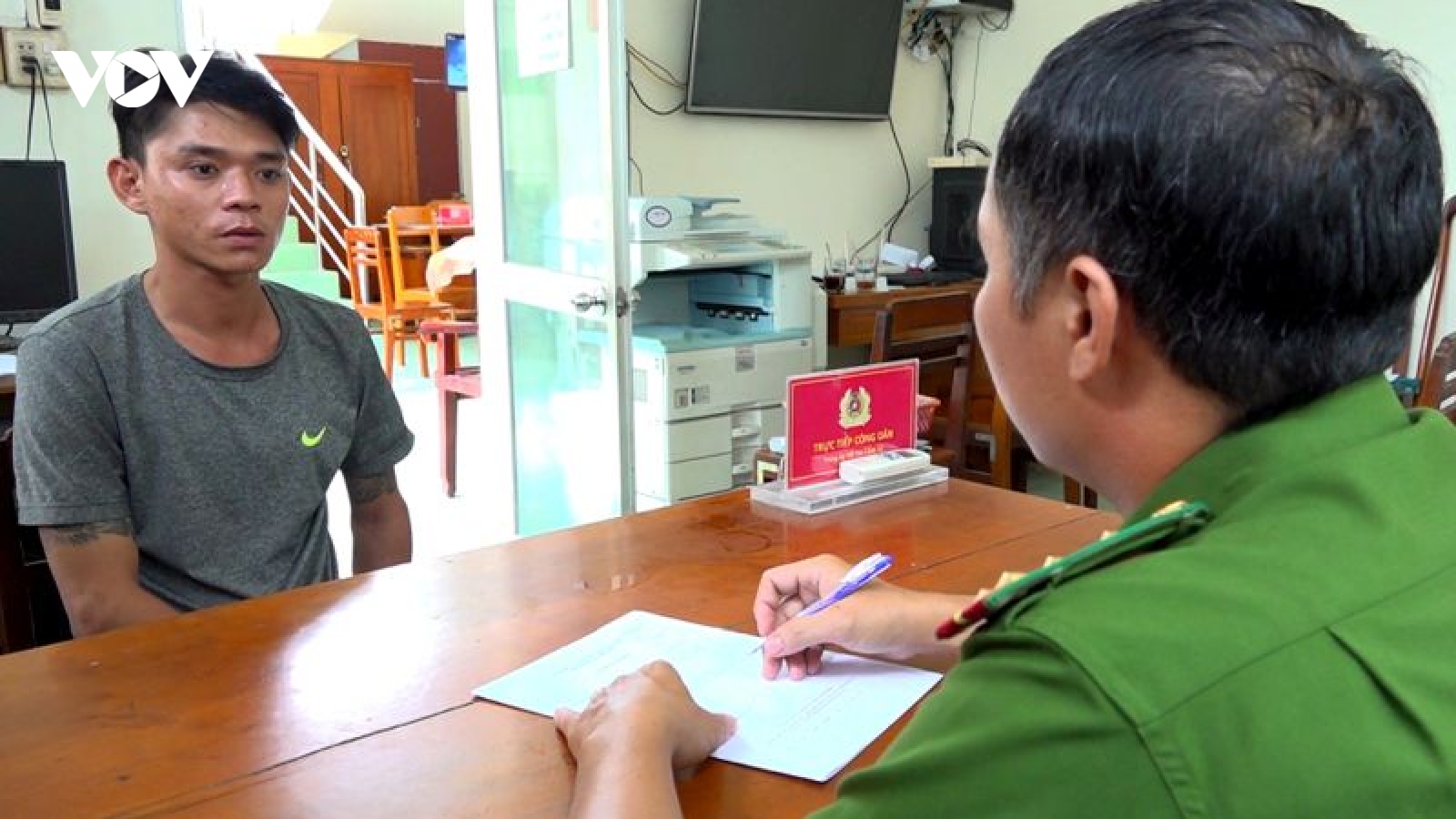 Bắt khẩn cấp đối tượng dùng súng gây rối trật tự công cộng