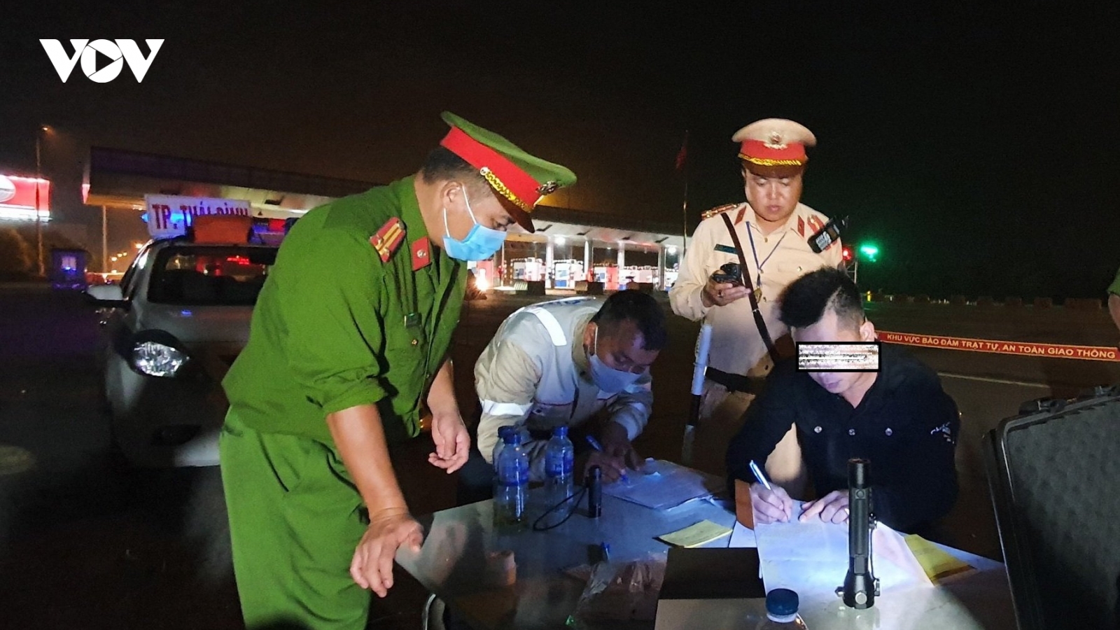 Phát hiện lái xe dương tính với ma túy khi lưu thông trên cao tốc Hà Nội - Hải Phòng