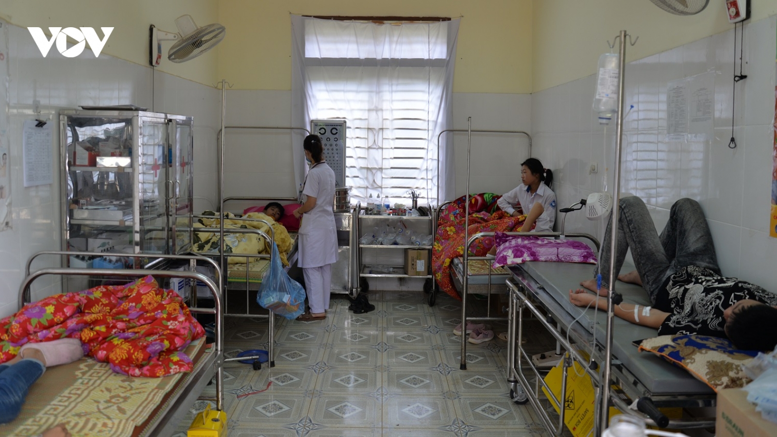 Sức khỏe của hơn 40 học sinh nghi ngộ độc thực phẩm ở Sơn La đã ổn định
