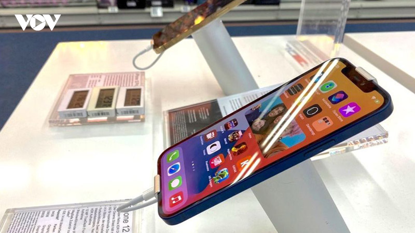 Apple bất ngờ với nhu cầu tăng mạnh mẽ của iPhone 12 Pro