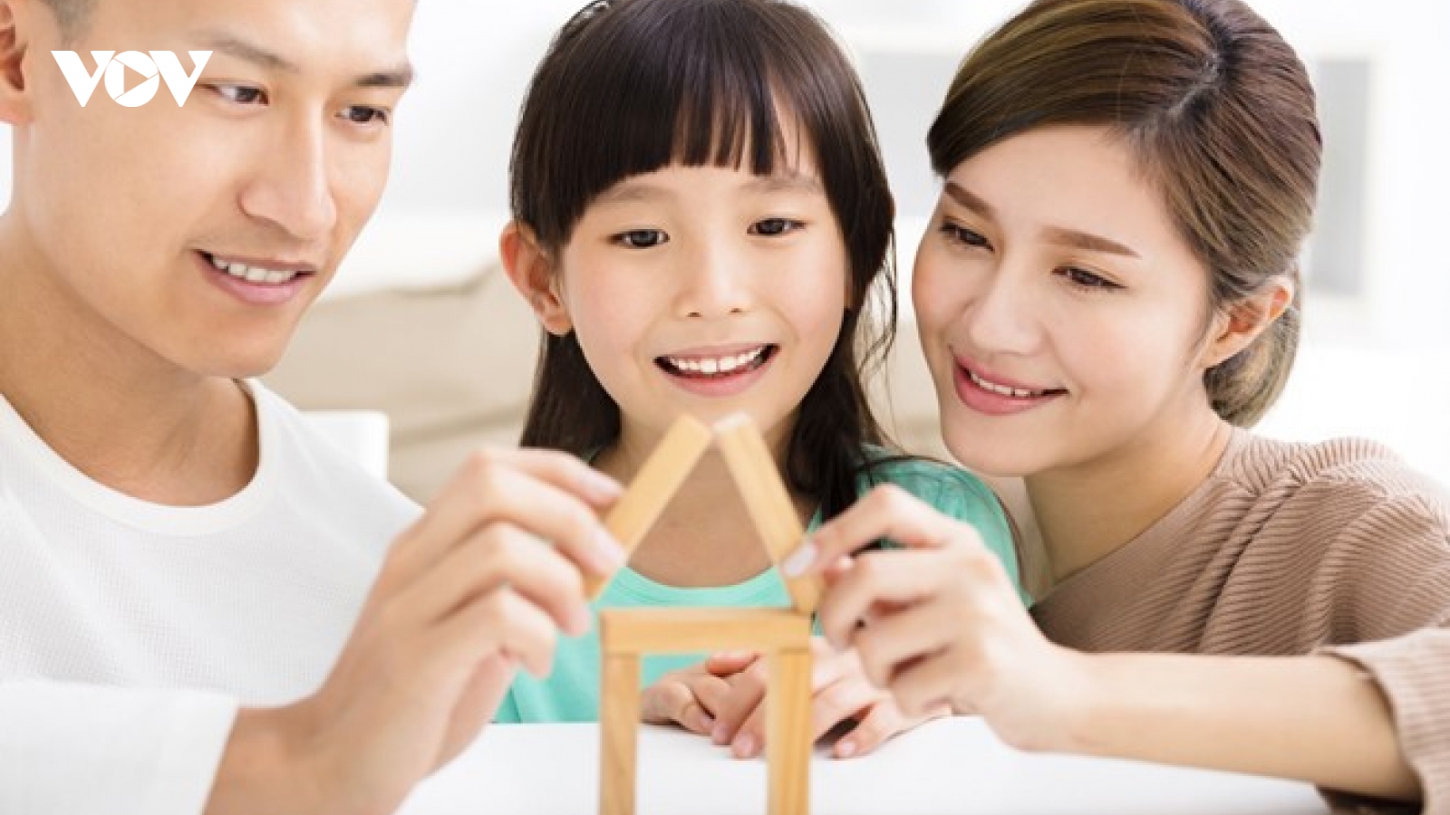 4 điều cha mẹ dễ dàng làm giúp con khôn lớn nên người