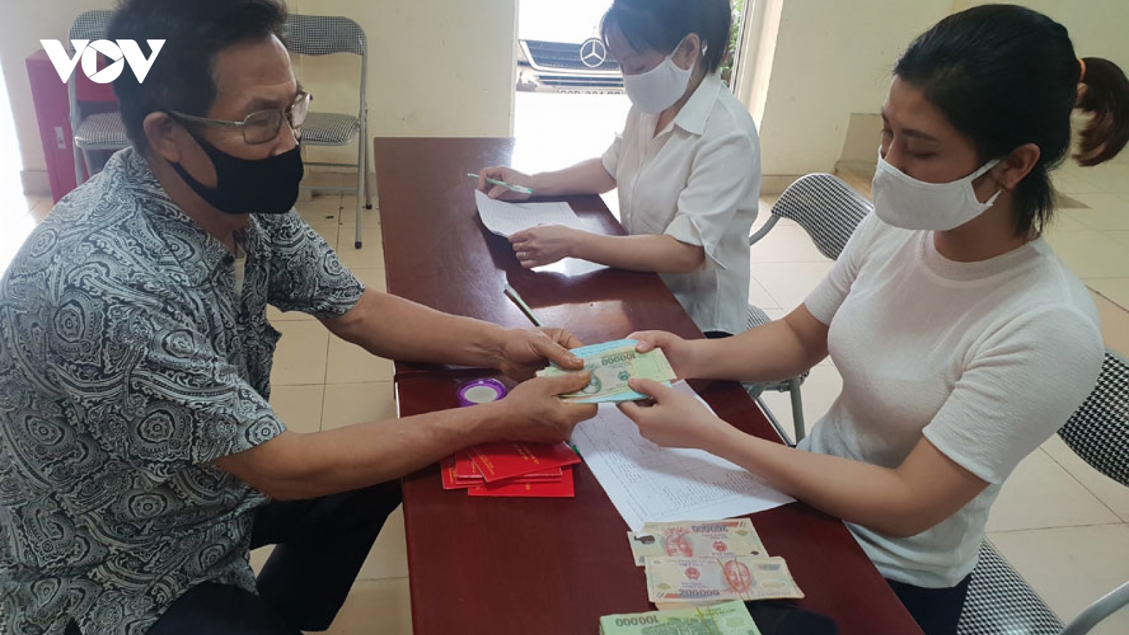 Gói hỗ trợ 62.000 tỷ đồng khi nào sẽ đến tay những lao động mất việc?