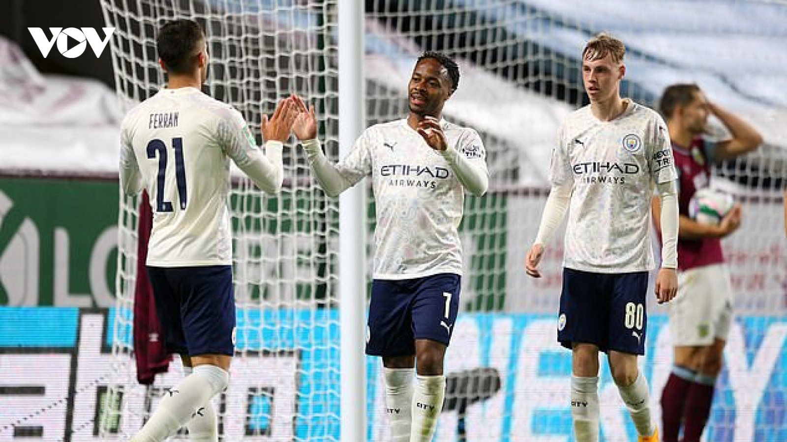 Sterling rực sáng, Man City thẳng tiến tứ kết Cúp Liên Đoàn Anh 