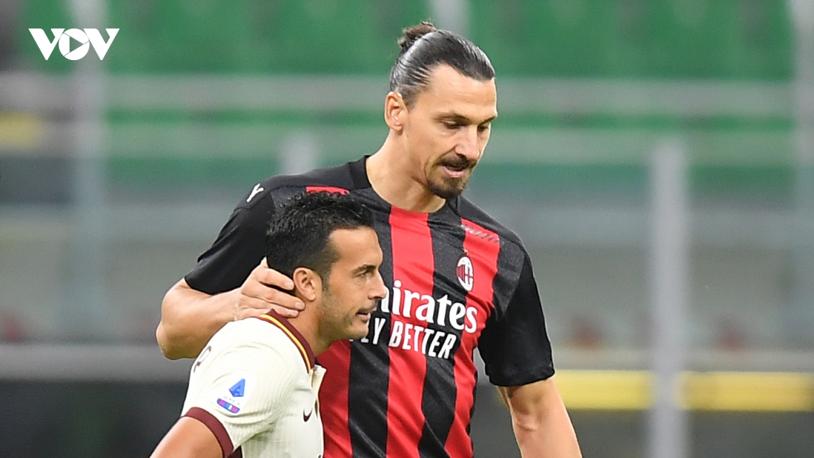 Ibrahimovic từ "người hùng" hóa "tội đồ", AC Milan đứt mạch toàn thắng