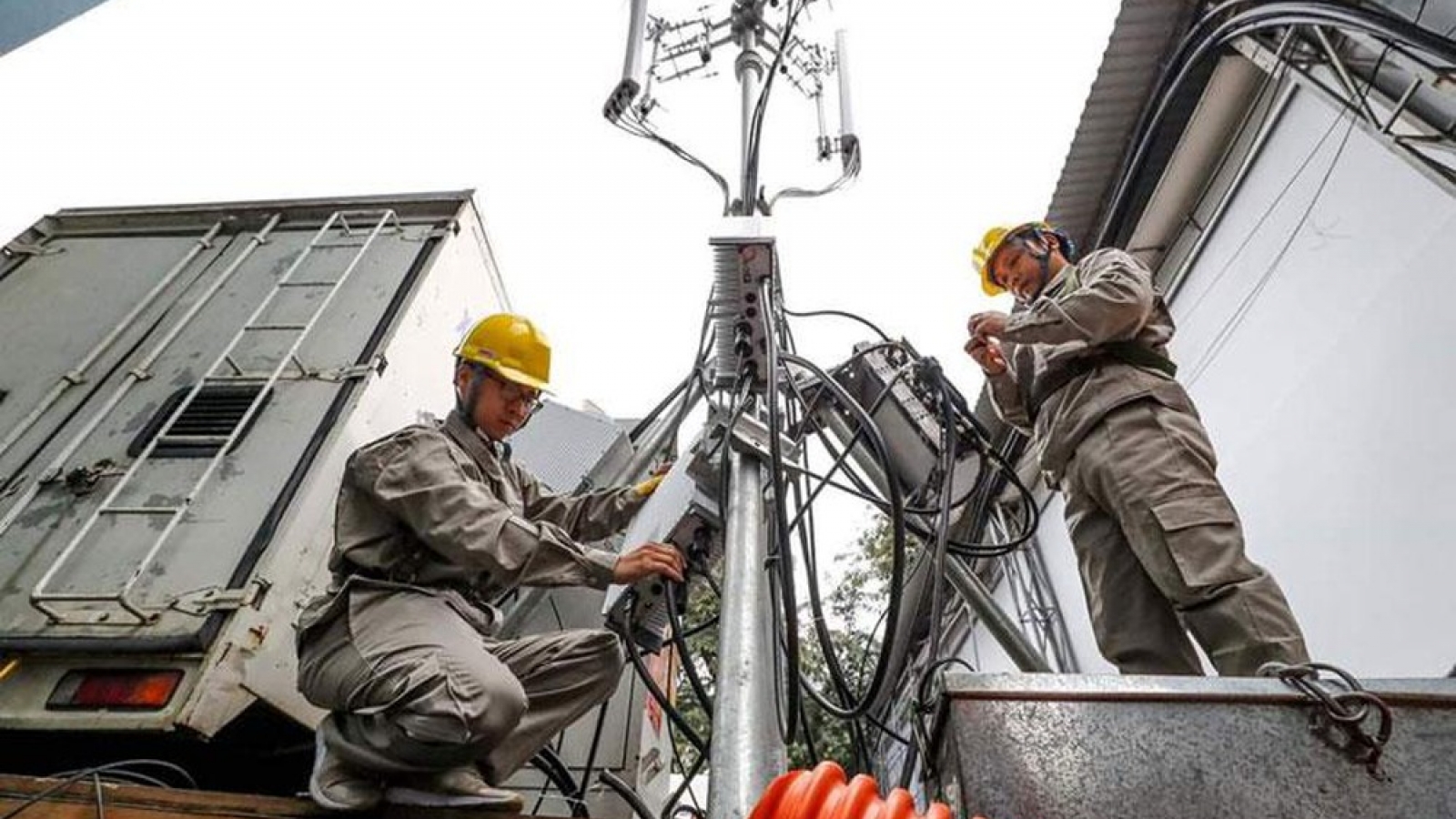 Miền Trung đảm bảo thông tin liên lạc chỉ đạo ứng phó bão số 9
