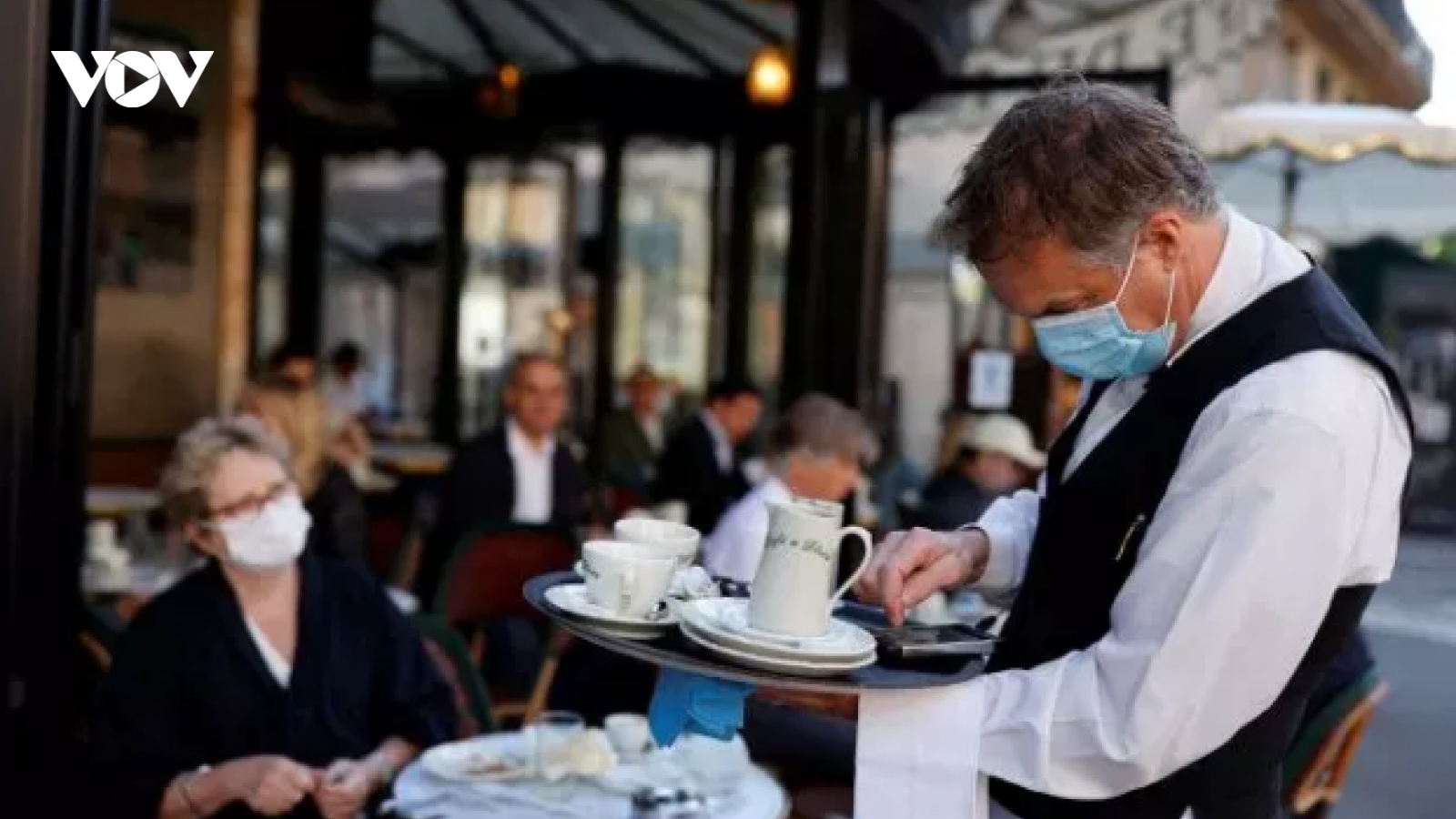 Thủ đô Paris báo động tối đa vì dịch Covid-19