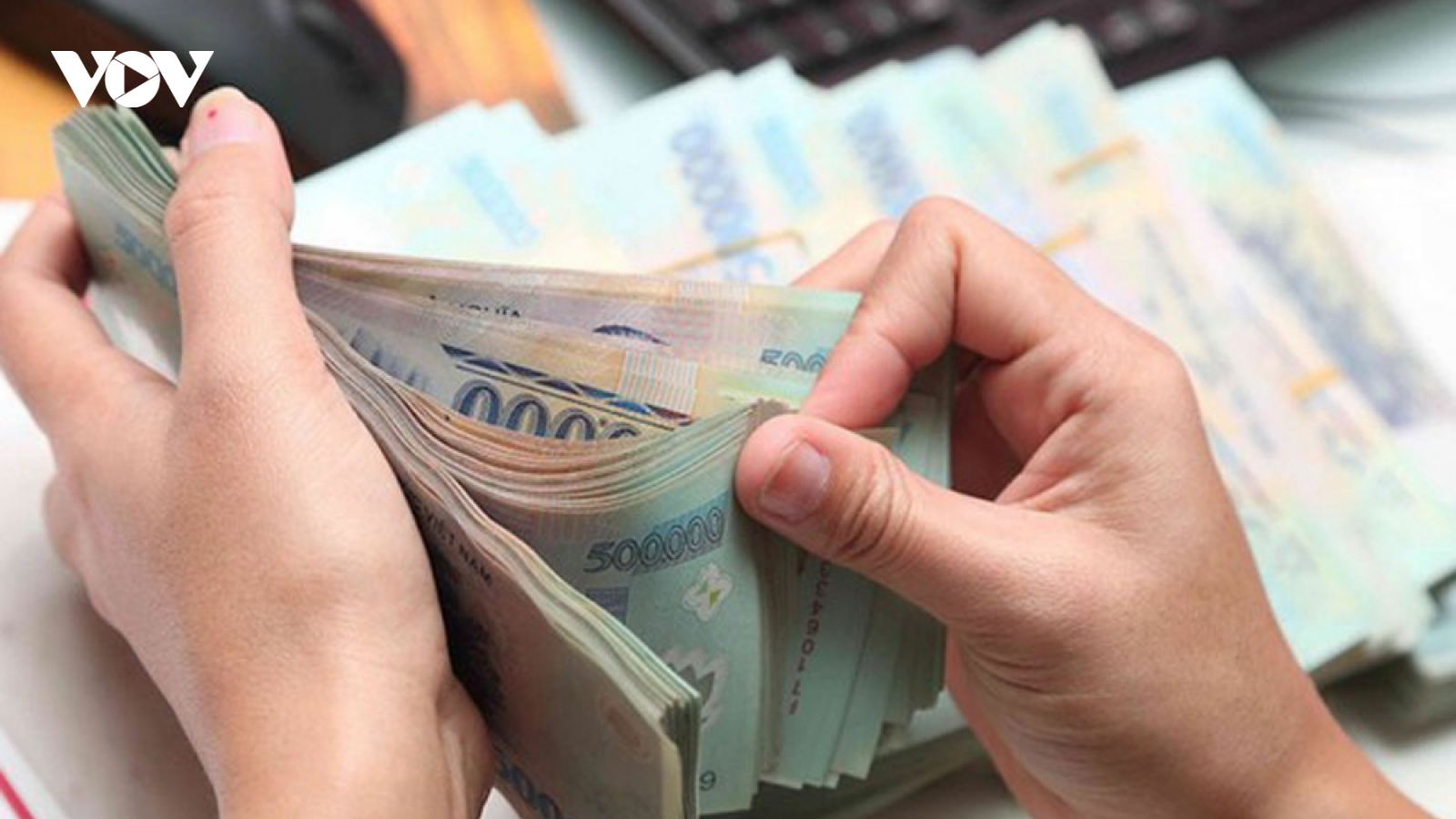 Hàng loạt DN bị Ủy ban Chứng khoán Nhà nước xử phạt
