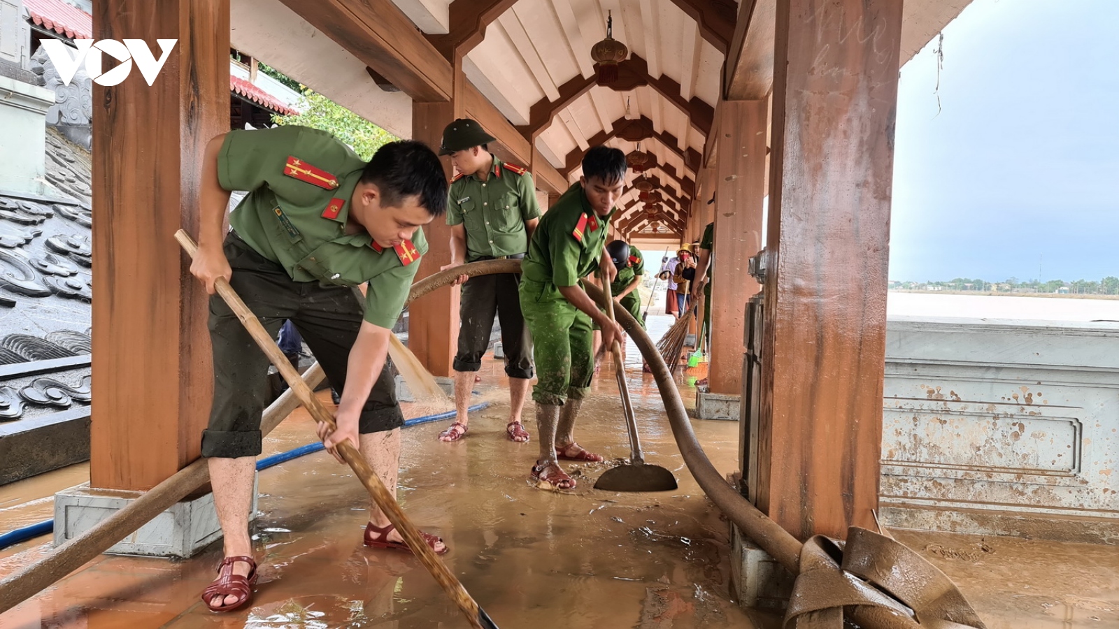 Quảng Trị khẩn trương khắc phục hậu quả mưa lũ, chủ động ứng phó với bão số 8