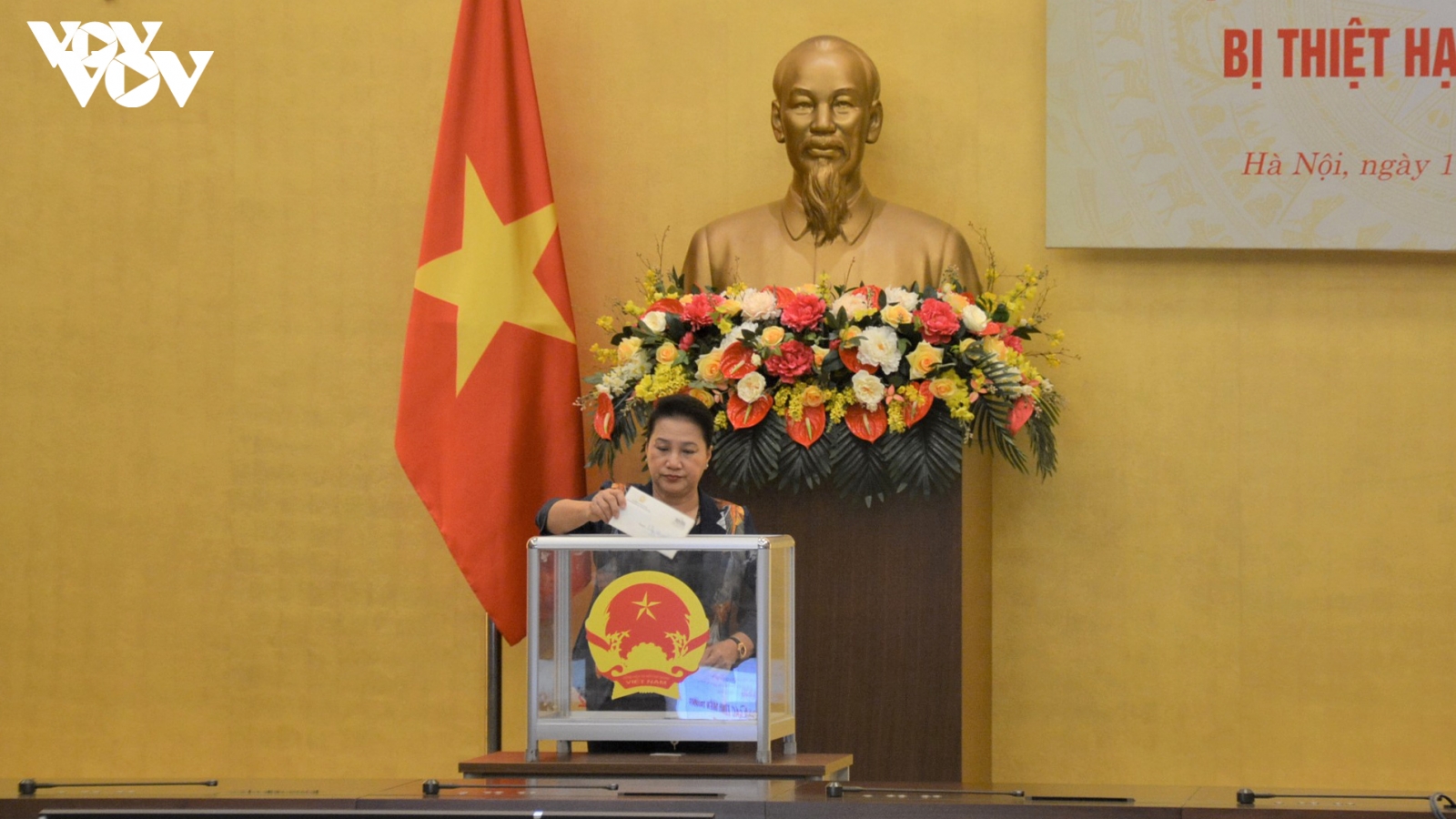 Chủ tịch Quốc hội dự lễ phát động quyên góp ủng hộ đồng bào các tỉnh miền Trung