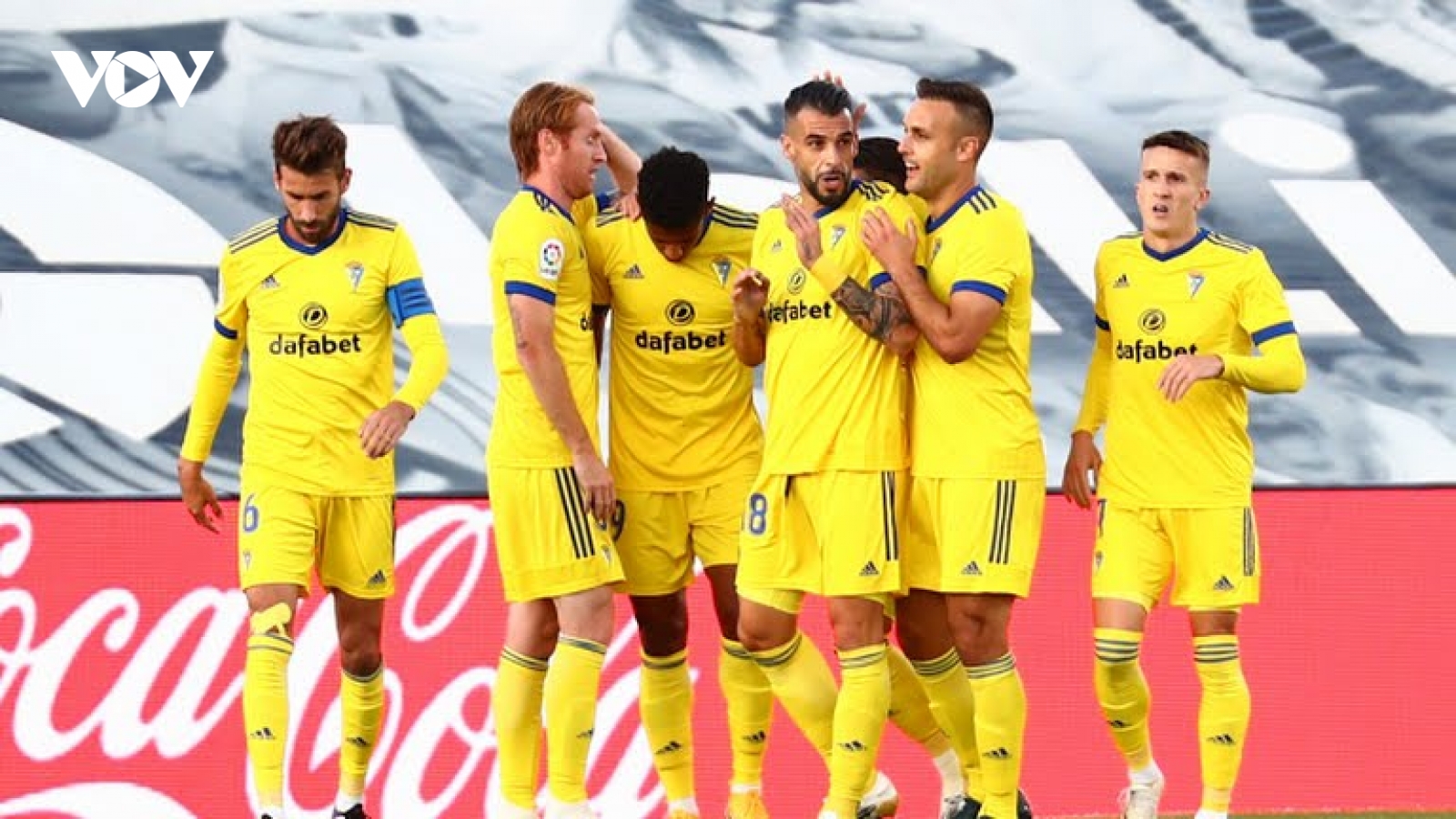 Cadiz khiến Real Madrid khóc hận ngay trên sân nhà