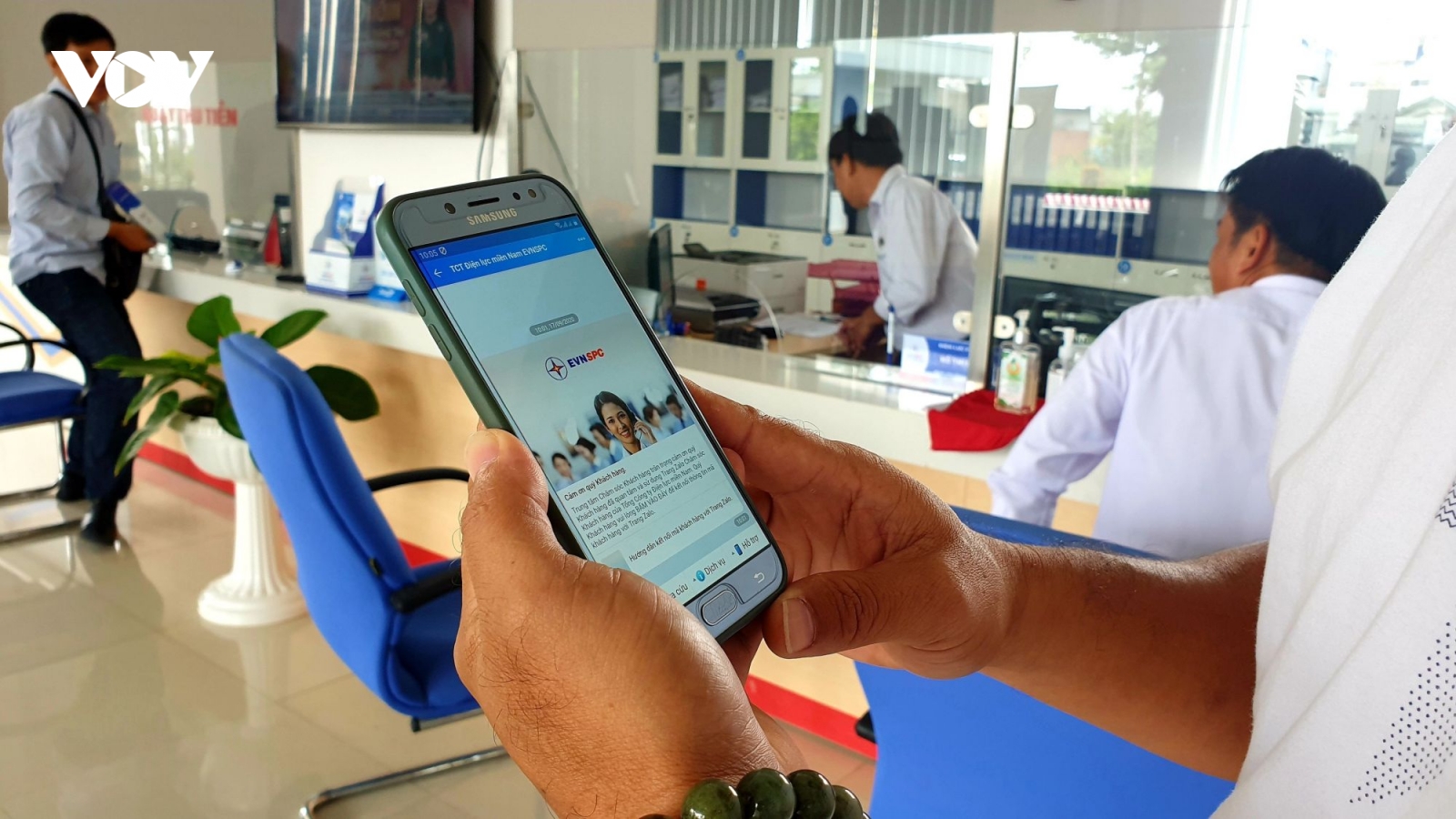 Điện lực miền Nam đẩy mạnh giao dịch trực tuyến, thanh toán không dùng tiền mặt