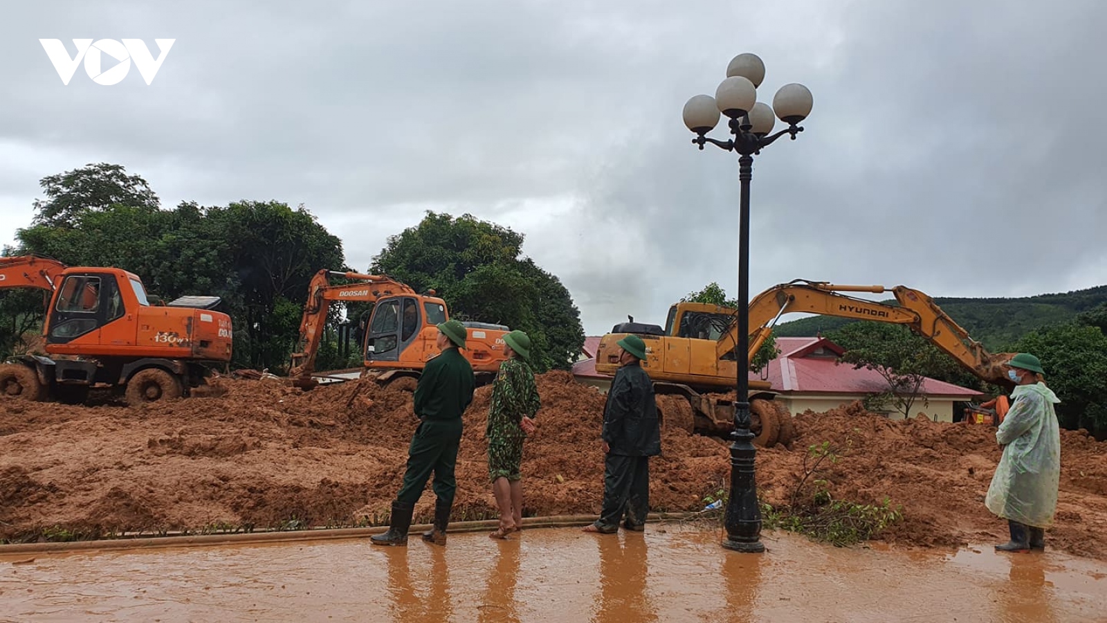 Truy thăng quân hàm cho các cán bộ, chiến sỹ Đoàn KTQP 337 hy sinh