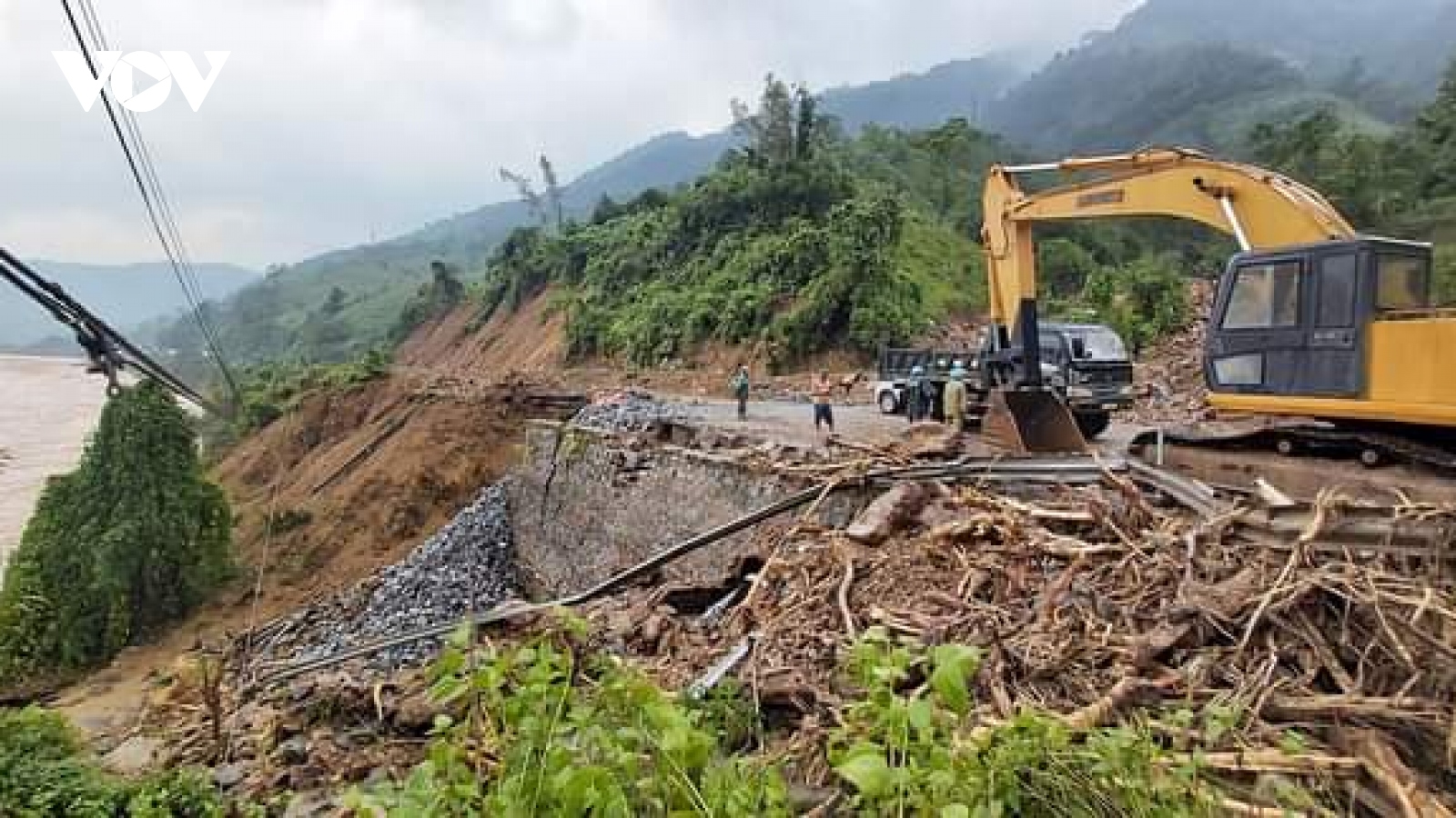 Phó Tư lệnh Quân khu 4 và một số chiến sĩ gặp nạn khi đi cứu hộ Thủy điện Rào Trăng 3 