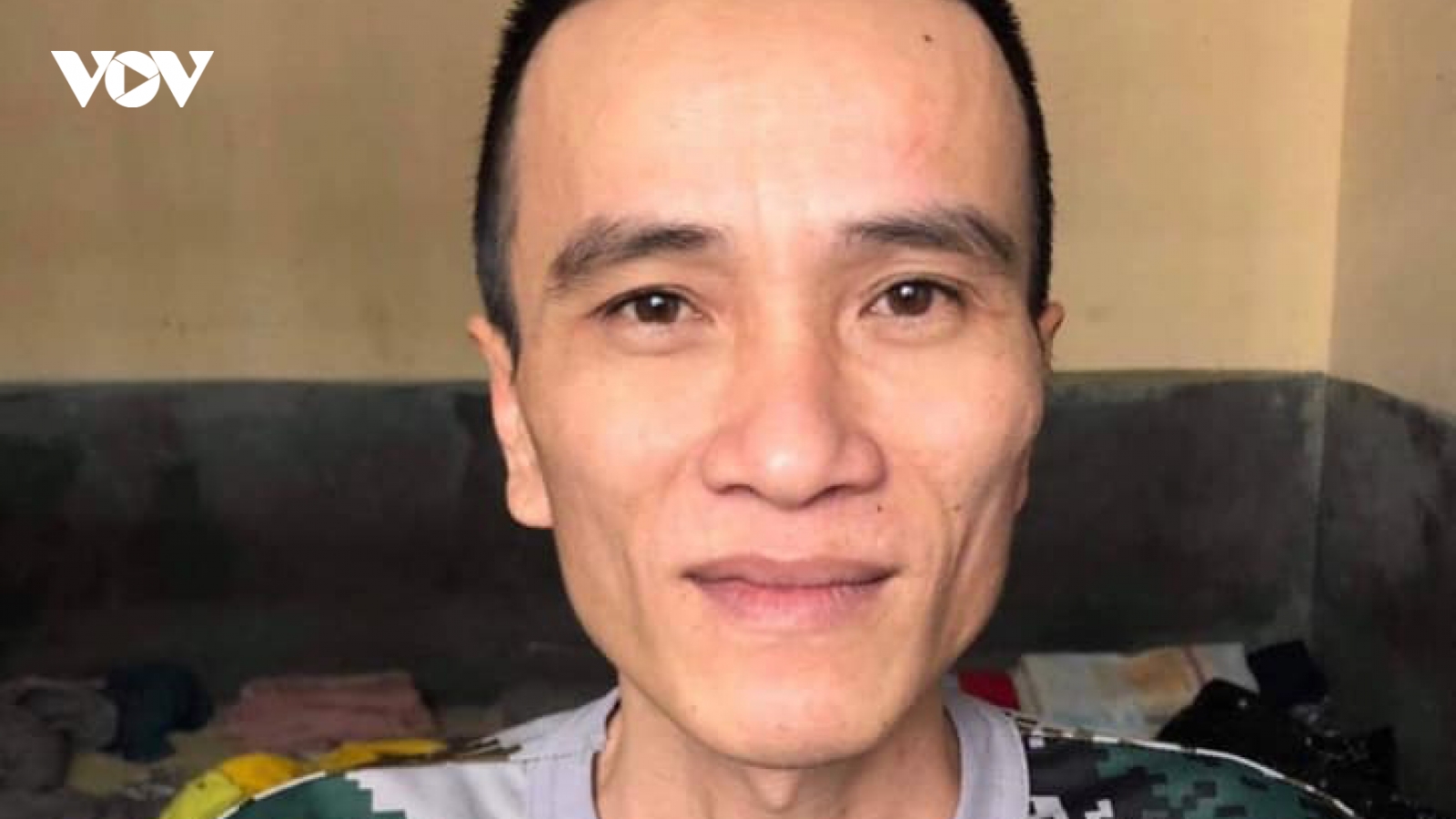 Xe ô tô để đầu ngõ... “biến mất” lúc nửa đêm