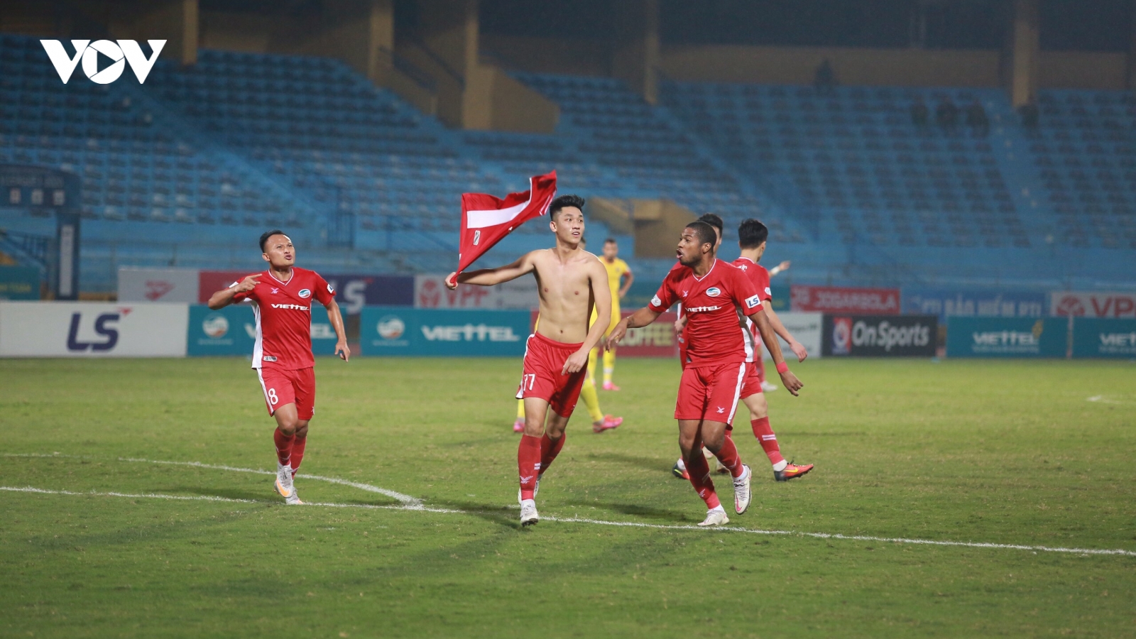  "Người hùng" Trọng Đại nói gì khi giúp Viettel tiến sát chức vô địch V-League 2020? 