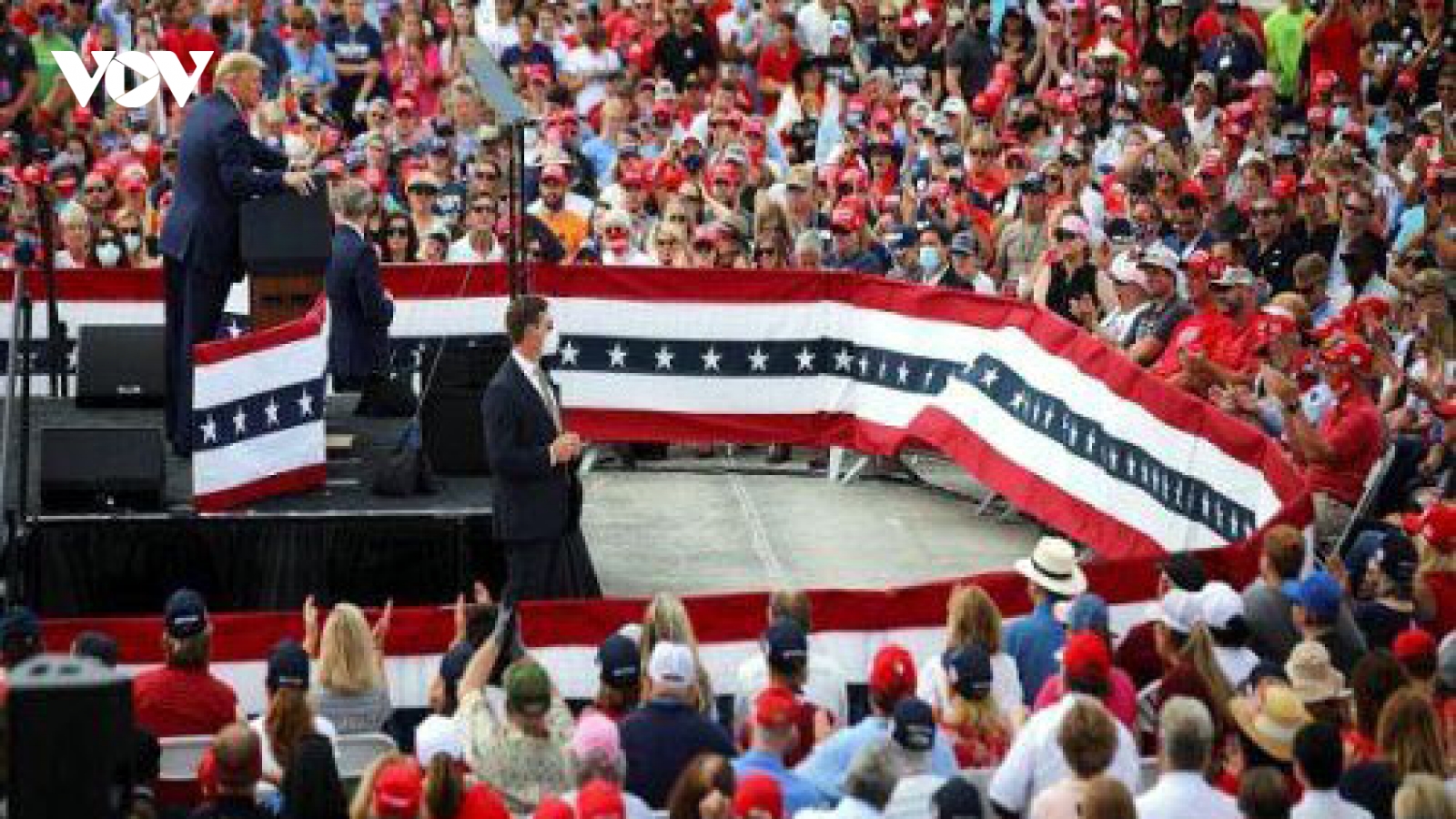 Tổng thống Mỹ Trump tuyên bố sẽ chấm dứt dịch Covid-19 nếu tái đắc cử