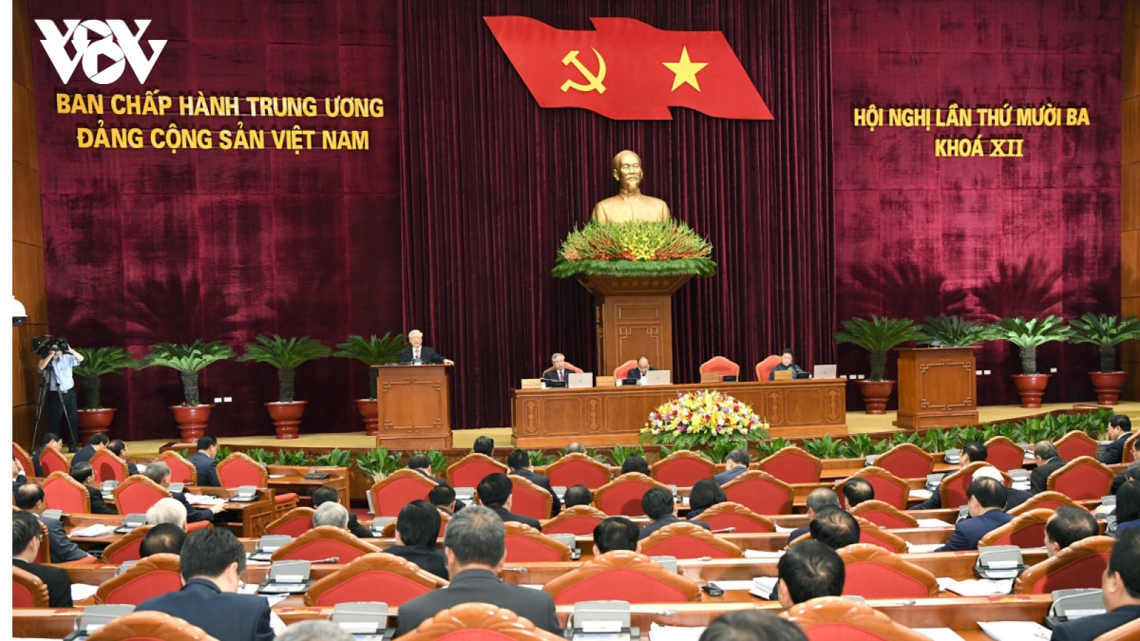 Ngày làm việc thứ 2 Hội nghị Trung ương 13