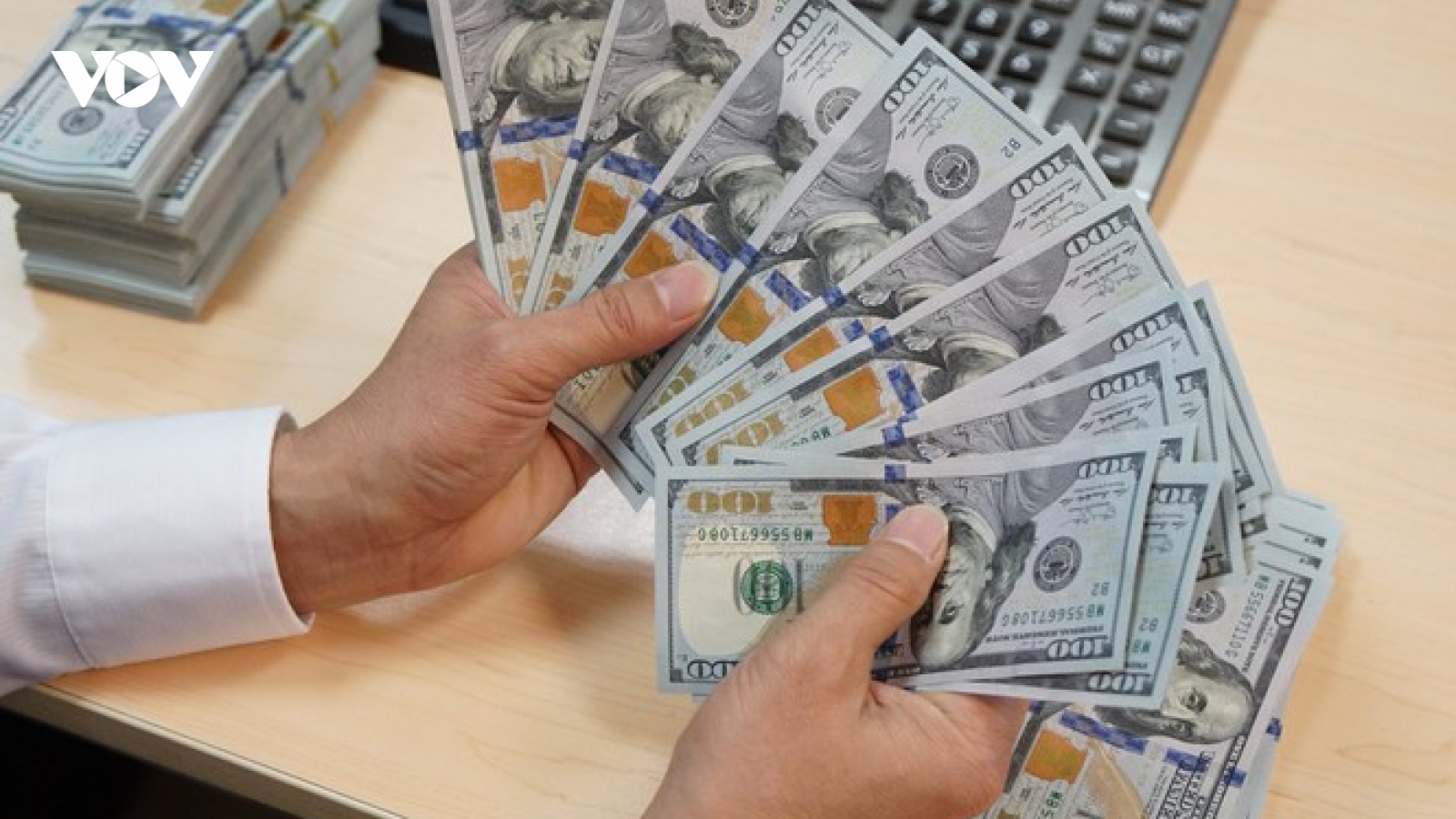 Tỷ giá USD đồng loạt giảm ở các Ngân hàng thương mại