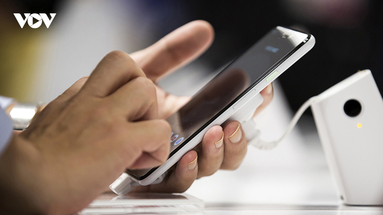 Việt Nam sẽ bán smartphone giá từ 600.000 đồng để hỗ trợ chuyển đổi số