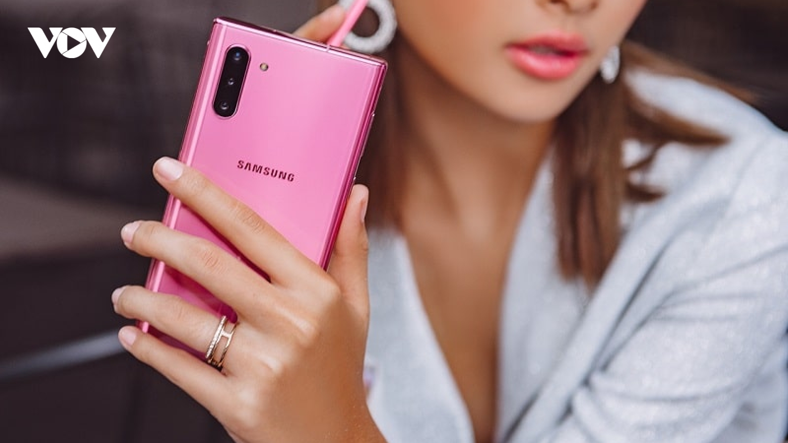 Không chỉ iPhone 12, những smartphone này cũng giúp chị em vừa đẹp vừa sang