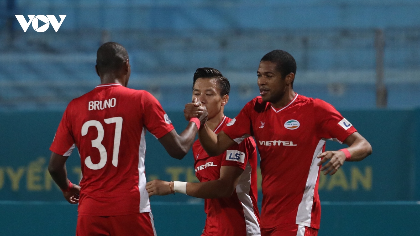 Viettel 1-0 Than Quảng Ninh: Dáng dấp nhà vô địch