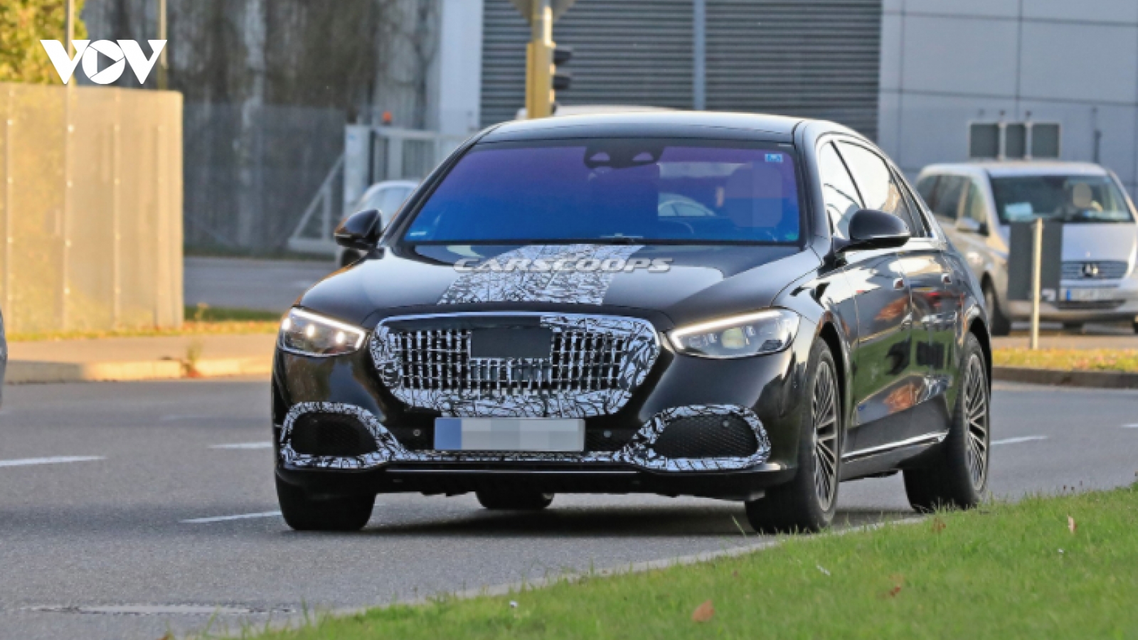 Những hình ảnh đầu tiên không che đậy của Mercedes-Maybach S-Class 2021