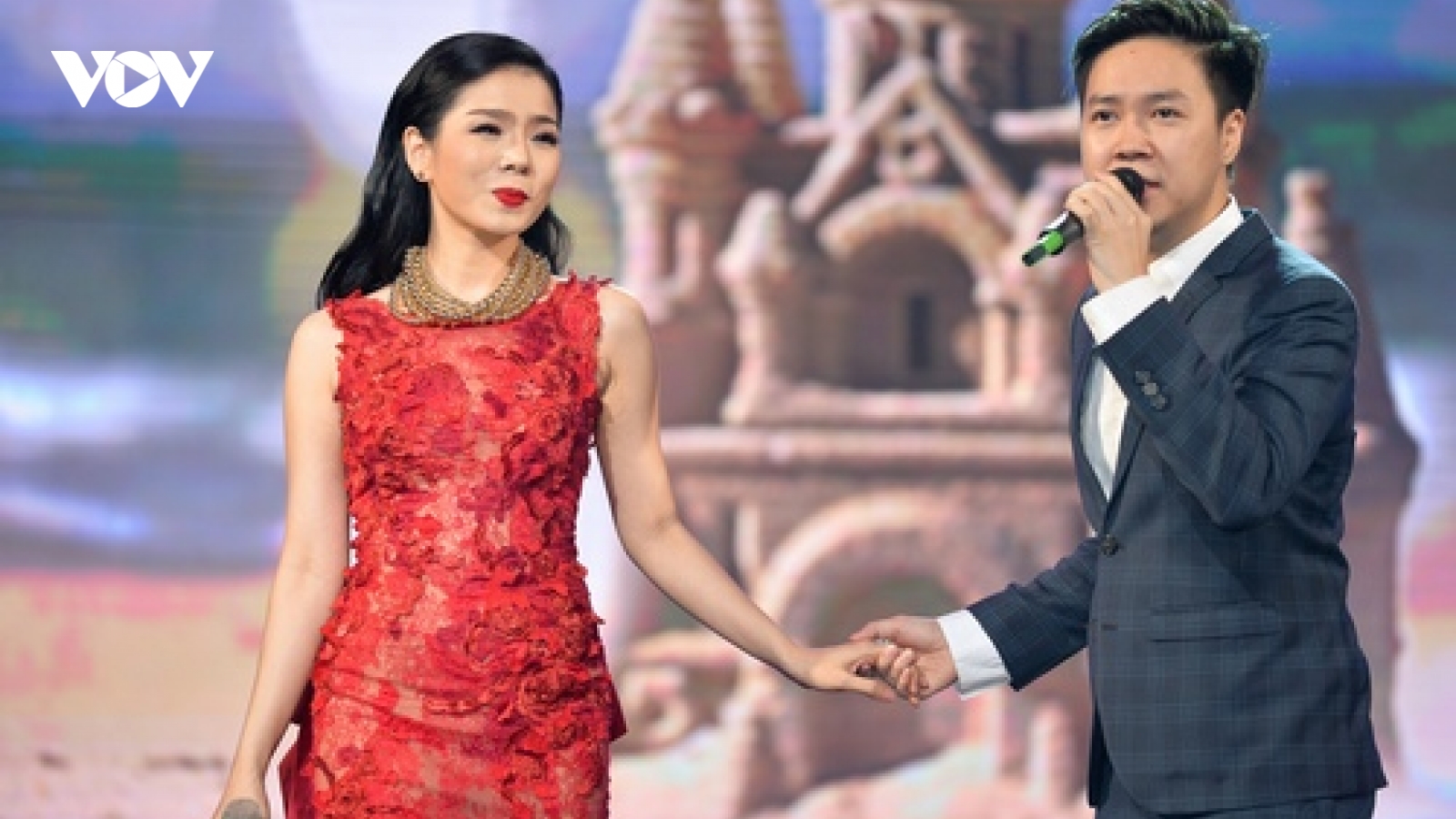 Lệ Quyên góp giọng trong show “Người tình” cùng Jimmii Nguyễn, Lê Hiếu