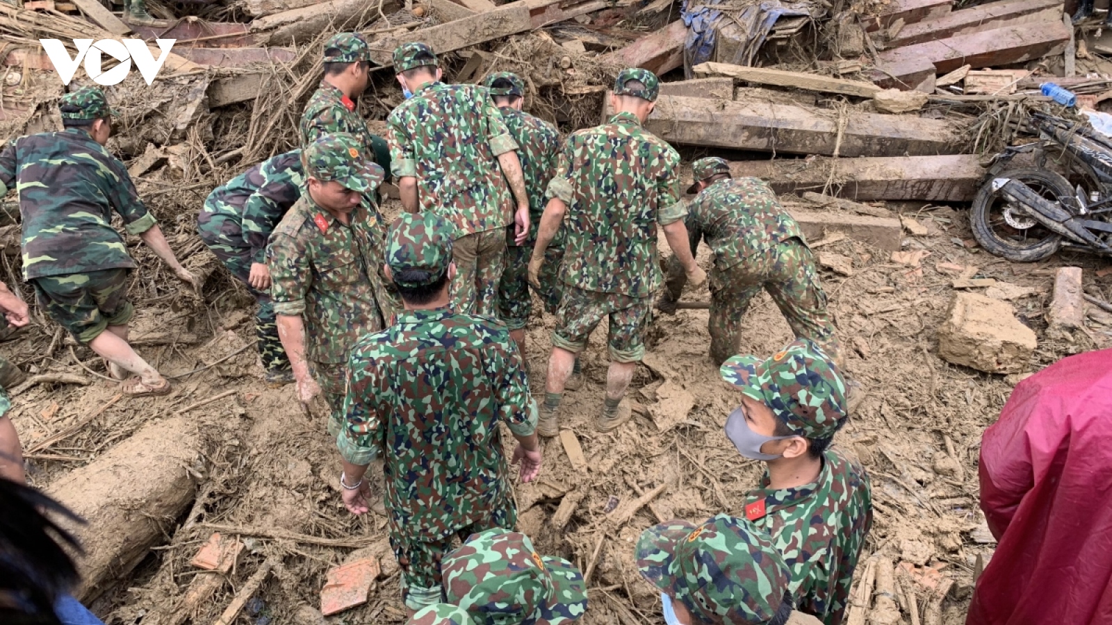 Tìm thấy thêm 1 thi thể bị vùi lấp ở xã Phước Lộc, huyện Phước Sơn