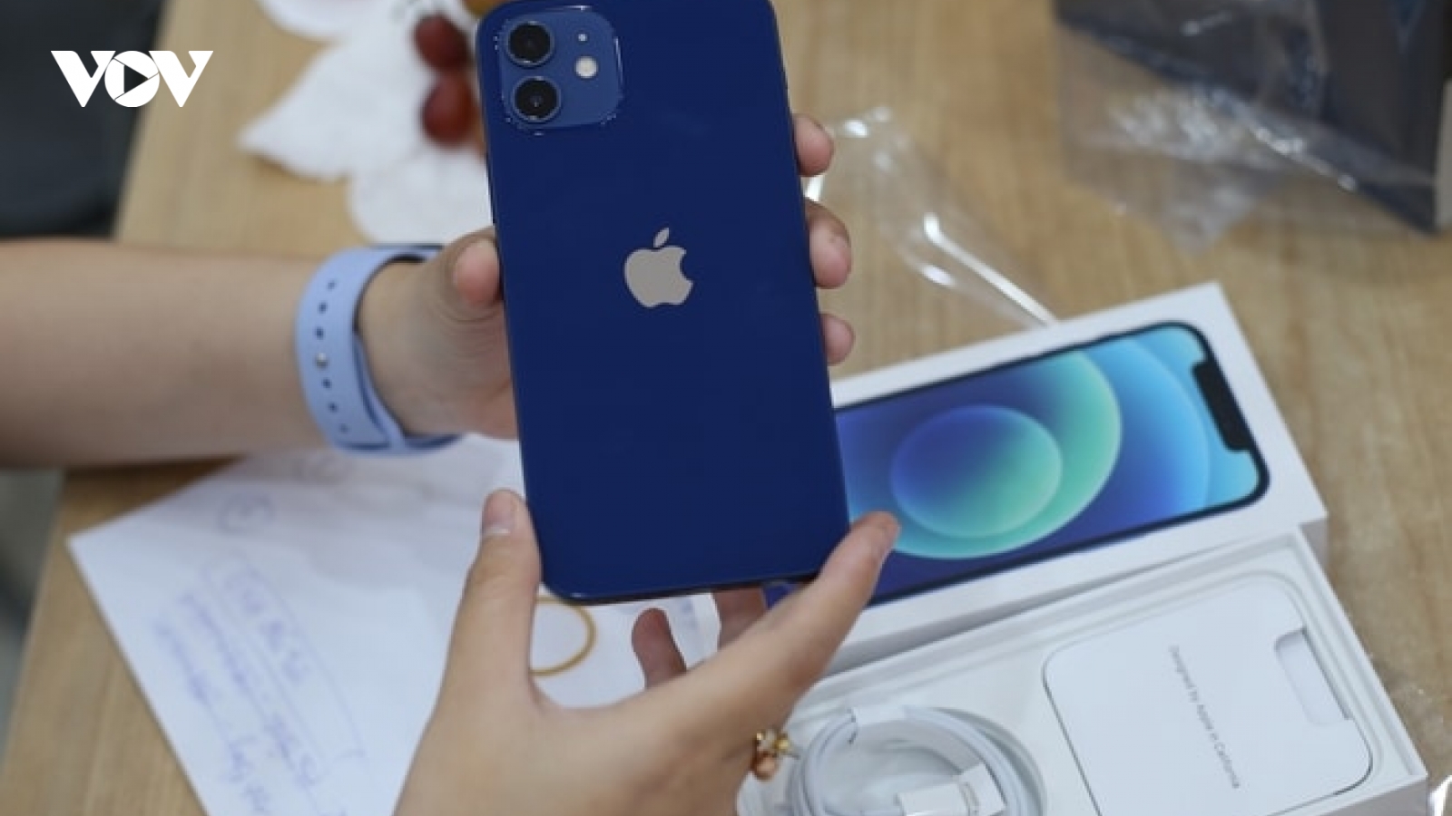 Tại sao iPhone 12 chưa thể kết nối mạng 5G tại Việt Nam?