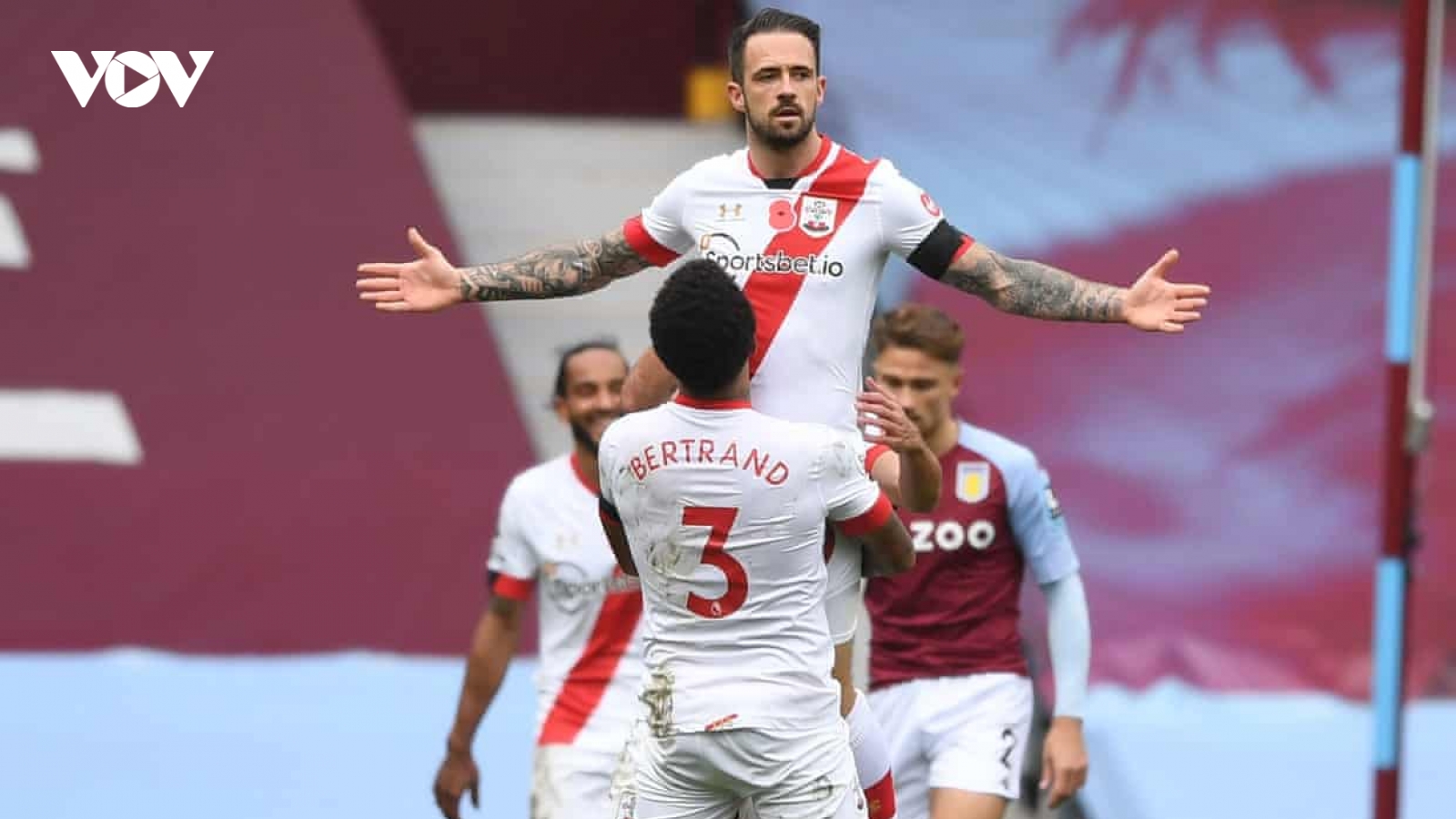 Southampton đánh bật Chelsea khỏi top 4 Premier League sau trận đấu "điên rồ"