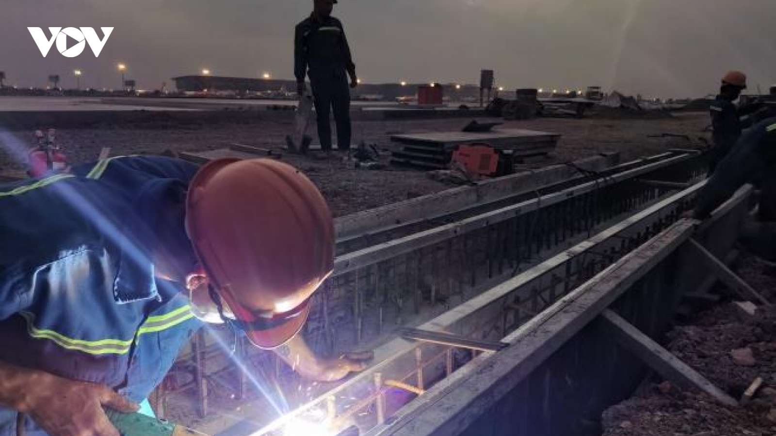 Hình ảnh đầu tiên về đường băng mới tại sân bay Nội Bài