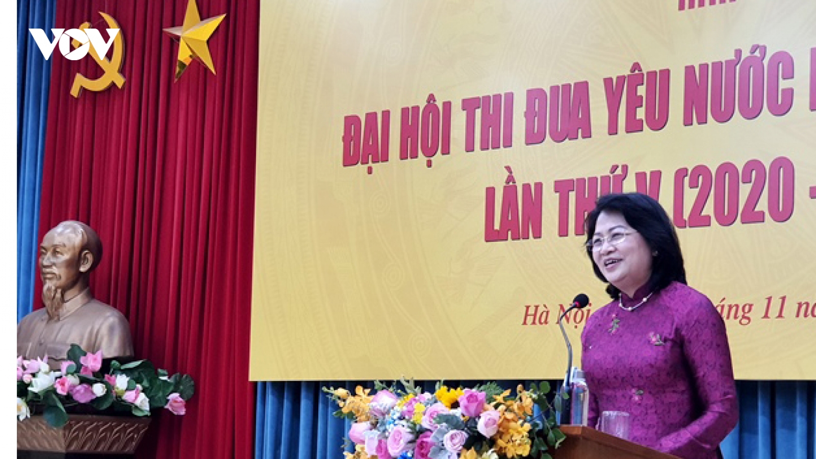 Phó Chủ tịch nước Đặng Thị Ngọc Thịnh dự đại hội thi đua yêu nước ngành Xây dựng